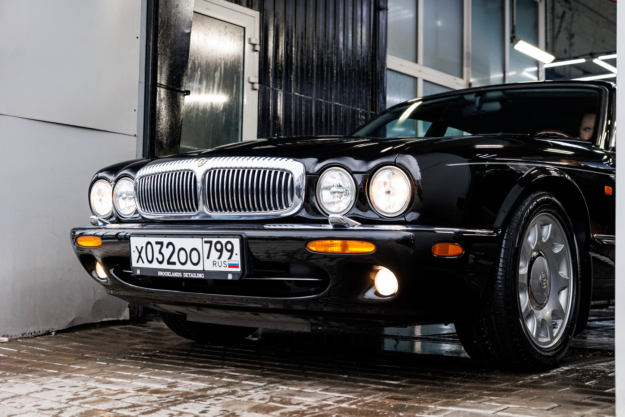 Автомобильная фотосъёмка Daimler Xj8. Фотограф Сергей Лукьянов @xapeton_photo Москва