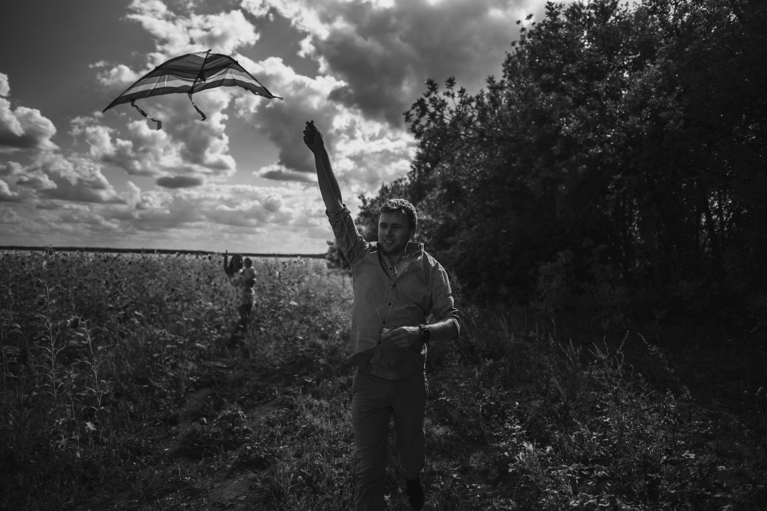 Семейная сьемка в подсолнухах. Ольга Плаксина фотограф в Саратове