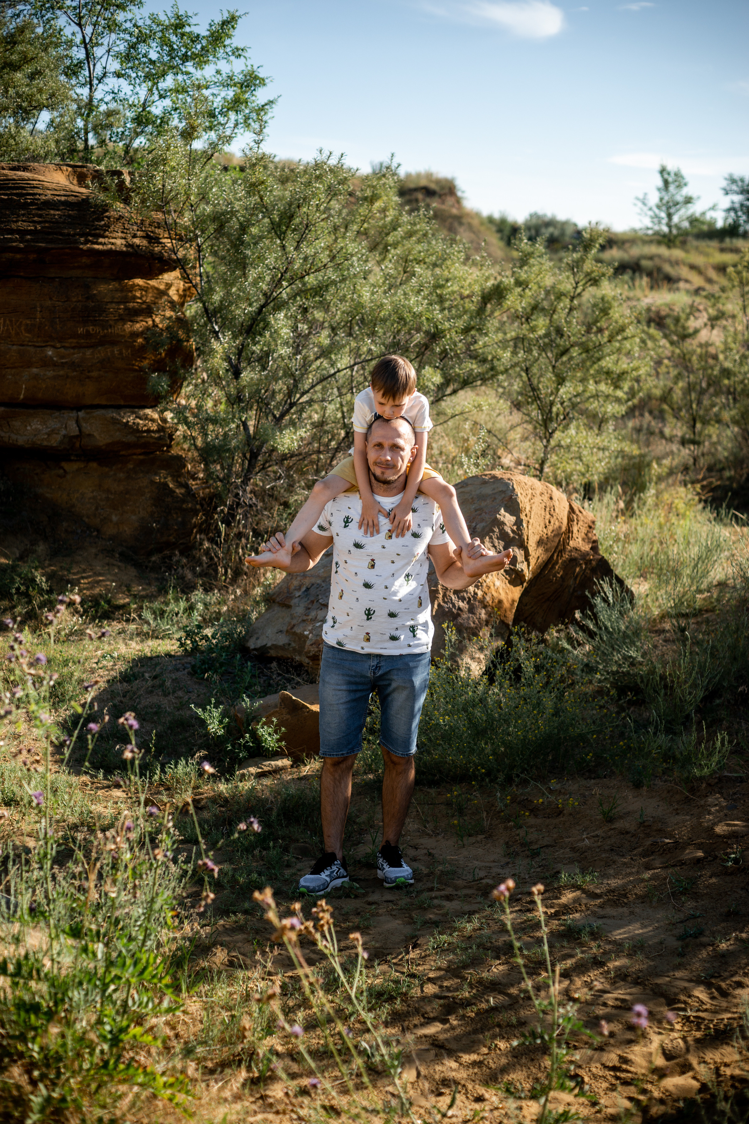 Семейная фотосессия в песчаном карьере на закате летом. Ольга Плаксина фотограф в Саратове
