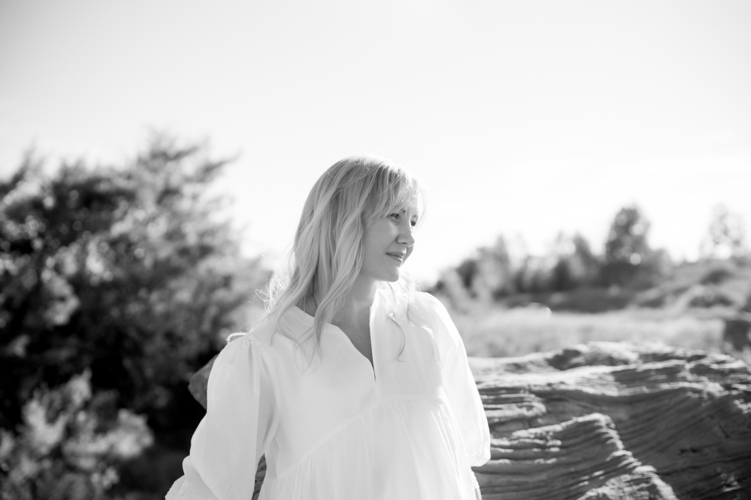 Семейная фотосессия в песчаном карьере на закате летом. Ольга Плаксина фотограф в Саратове