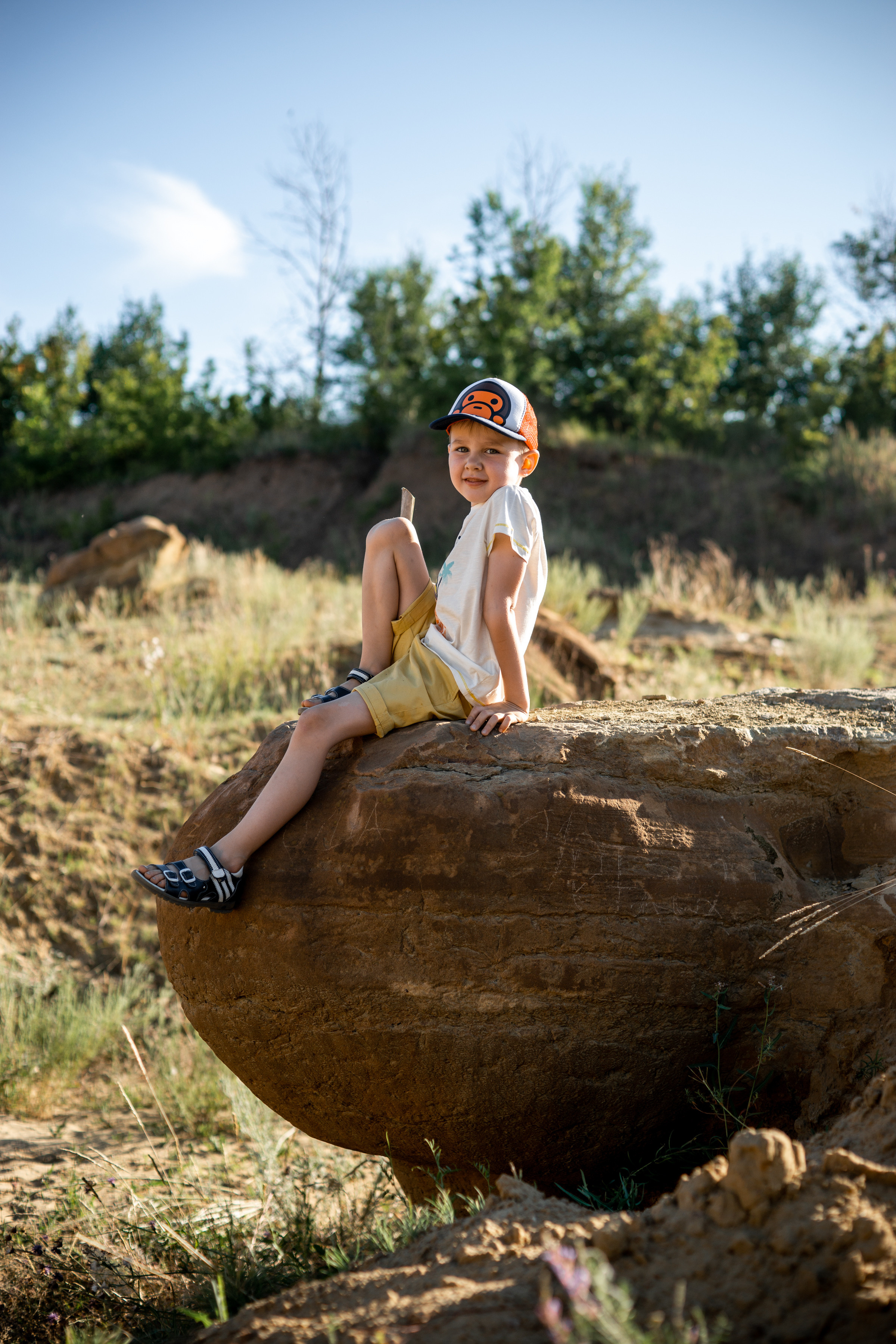 Семейная фотосессия в песчаном карьере на закате летом. Ольга Плаксина фотограф в Саратове