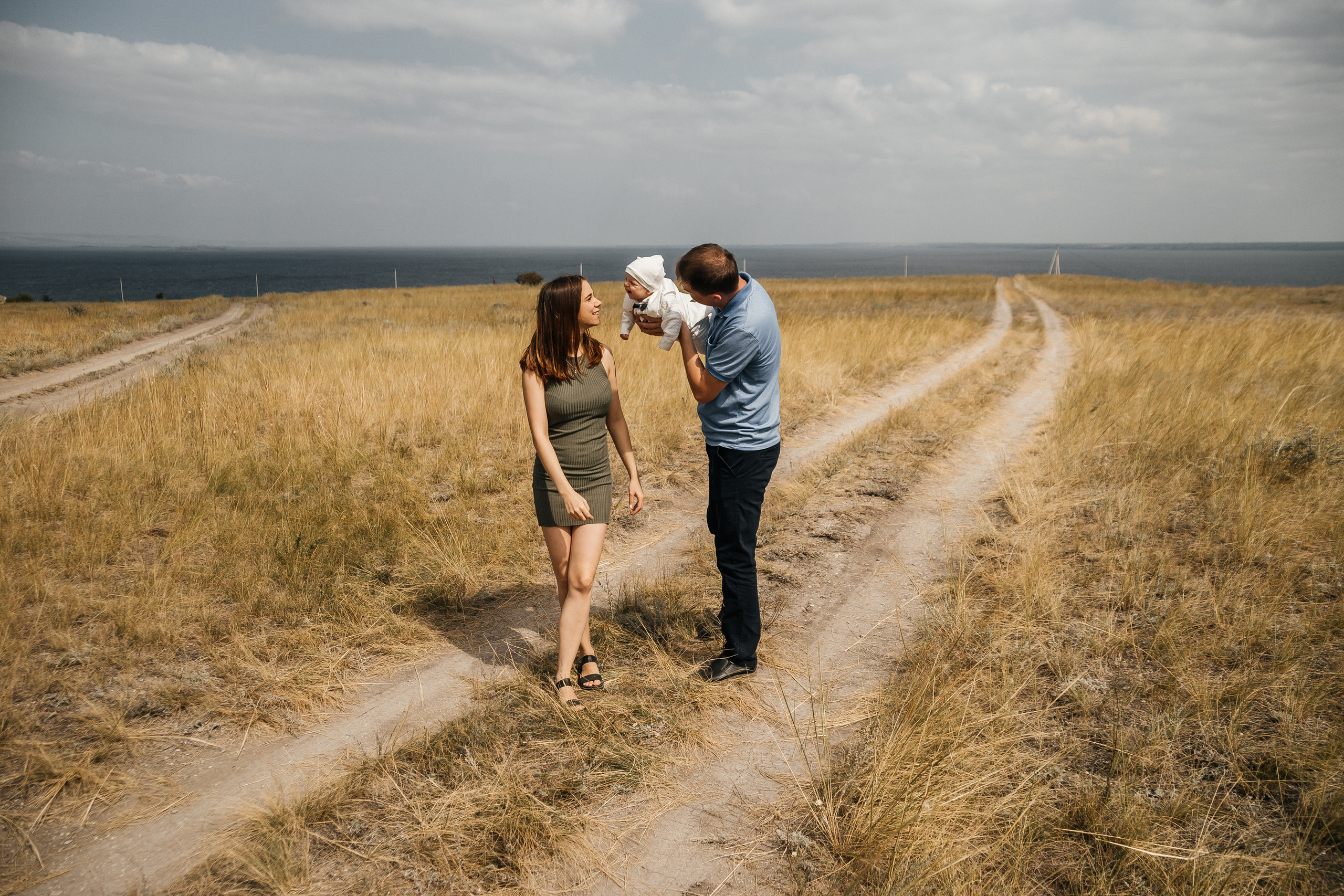 Семейная прогулка у Волги. Ольга Плаксина фотограф в Саратове