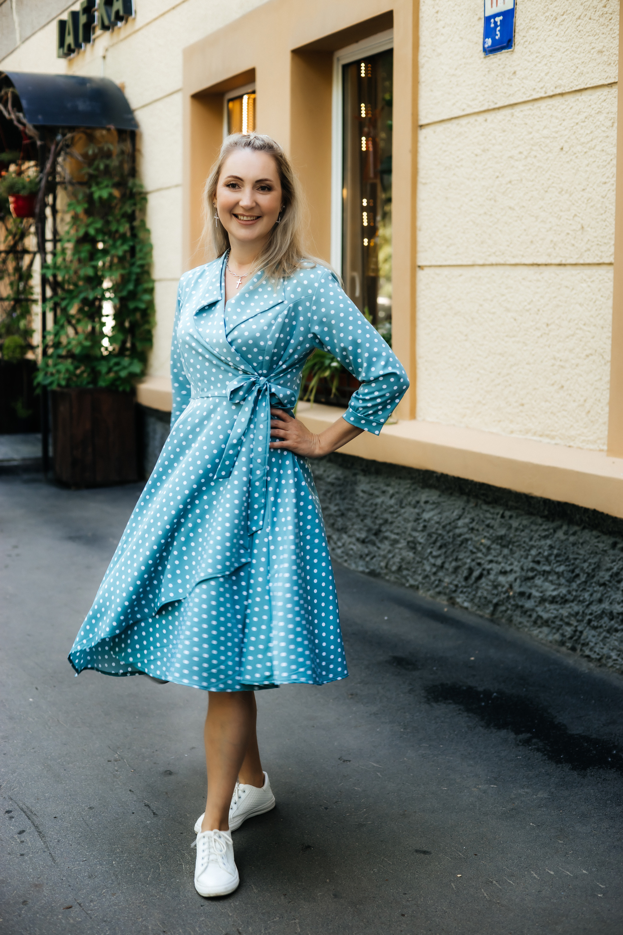 /Елена и Ангелина/ Мама с дочкой прогулка по городу. Ольга Плаксина фотограф в Саратове