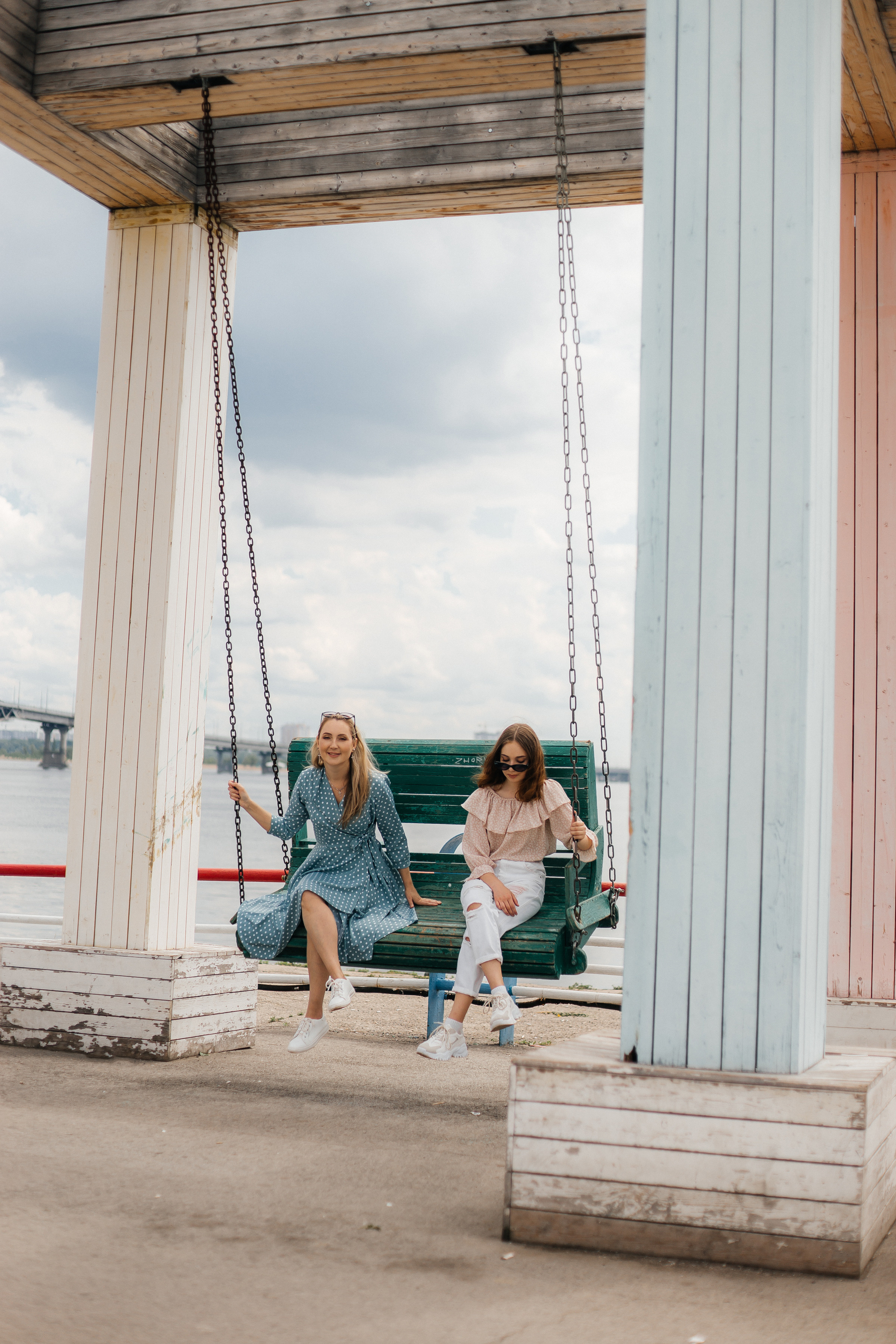 /Елена и Ангелина/ Мама с дочкой прогулка по городу. Ольга Плаксина фотограф в Саратове