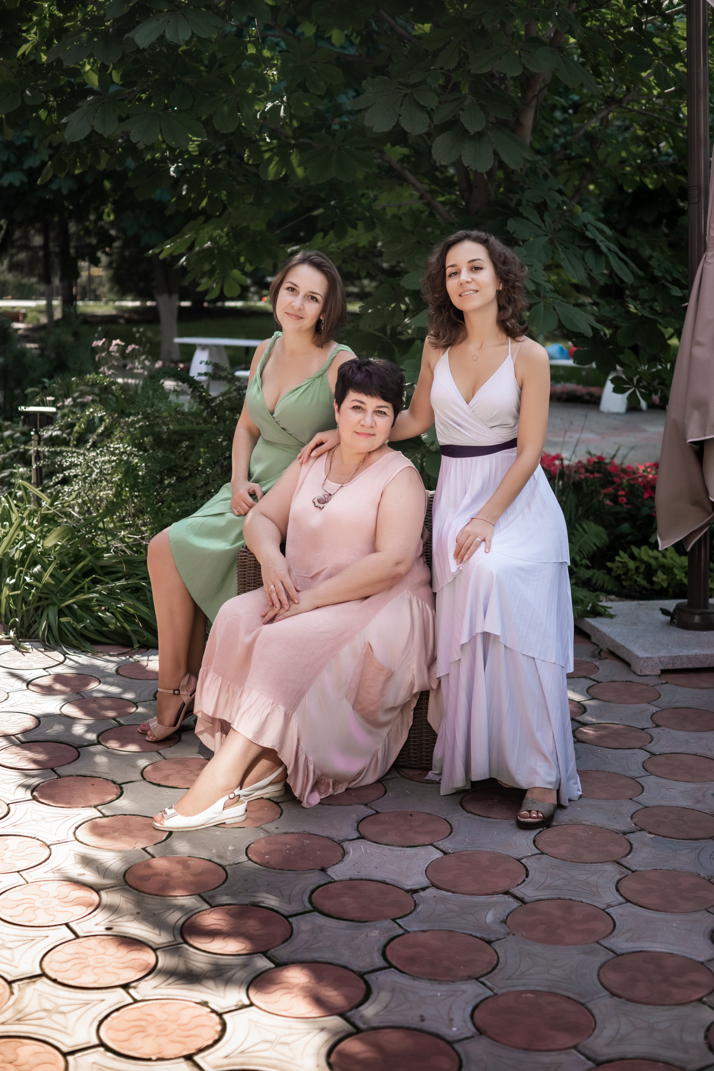 Семейная фотосессия 3-х поколений девочек. Ольга Плаксина фотограф в Саратове