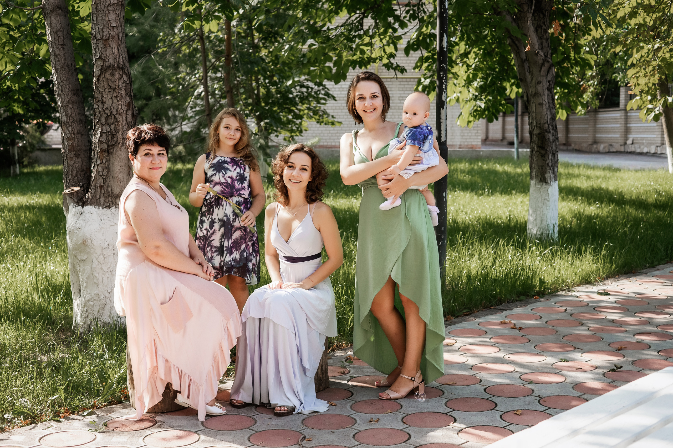 Семейная фотосессия 3-х поколений девочек. Ольга Плаксина фотограф в Саратове