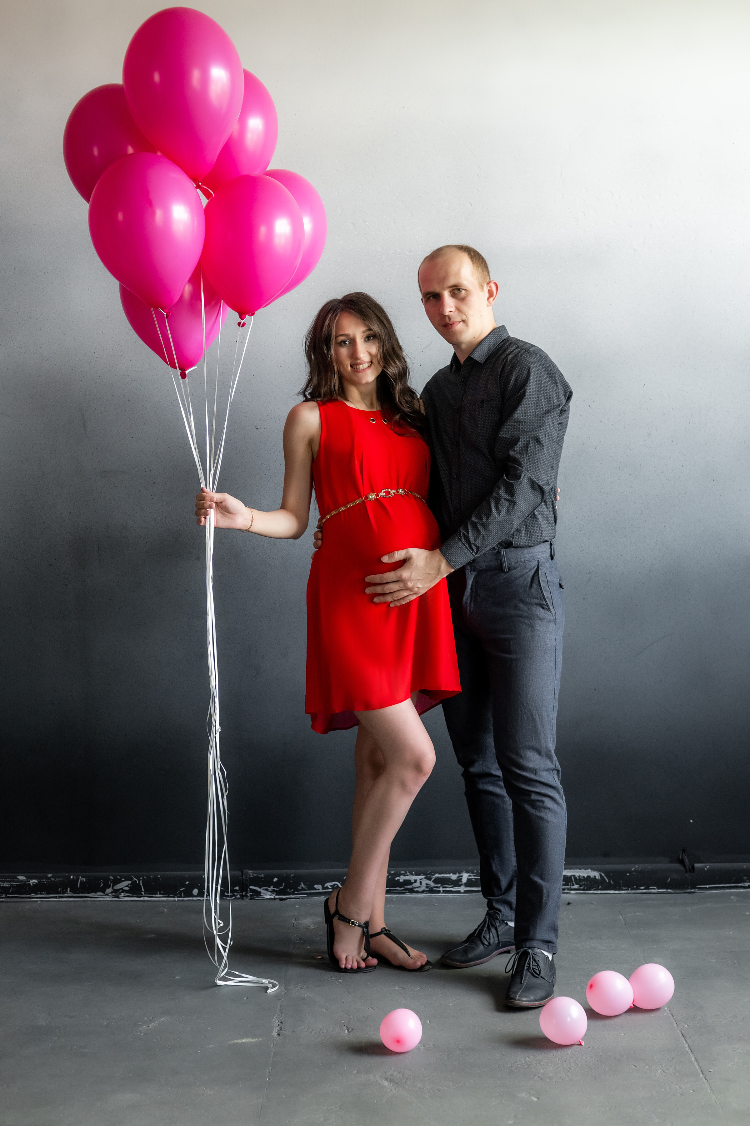 Аня и Сергей фотосессия беременности (гендерный шар). Ольга Плаксина фотограф в Саратове