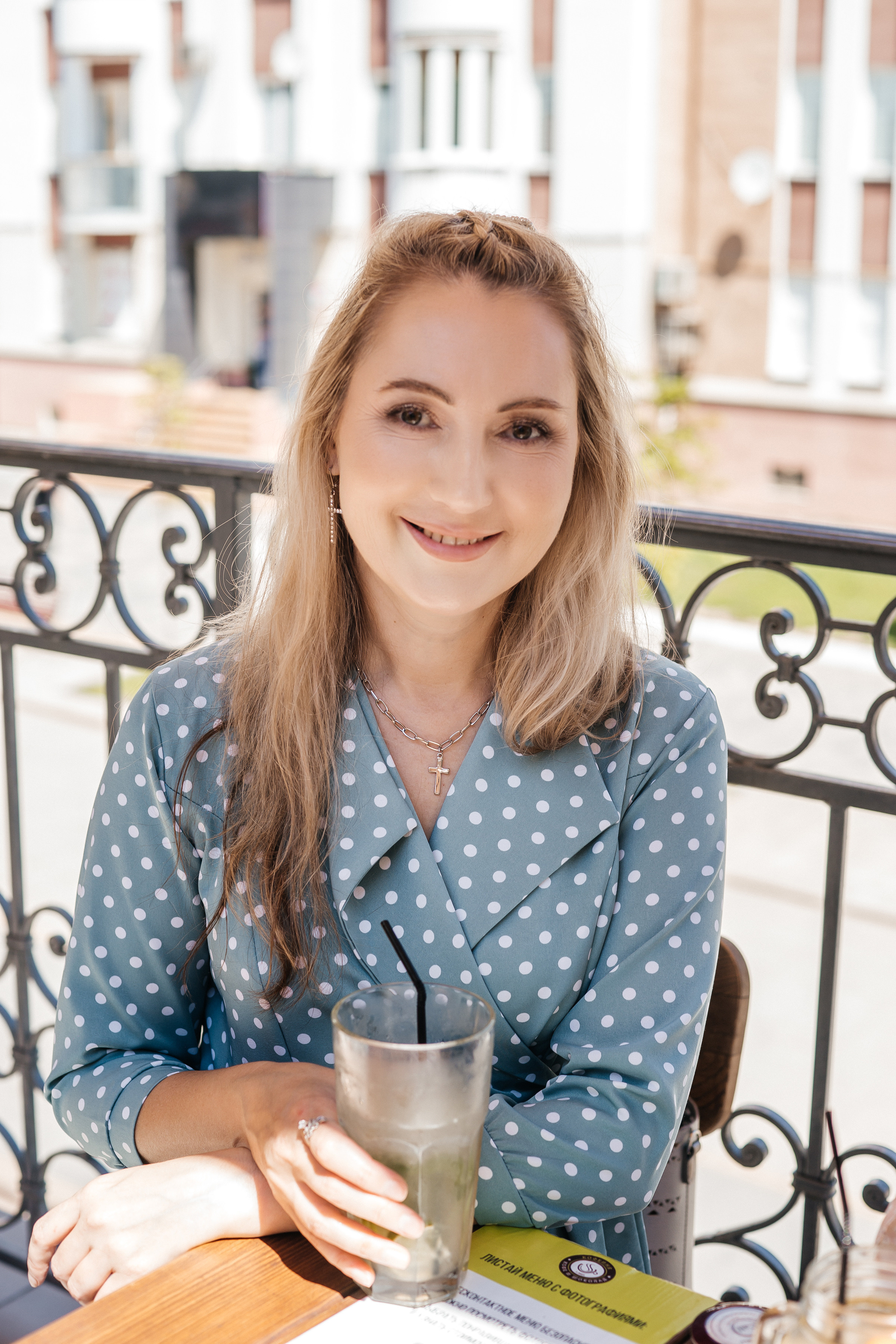 /Елена и Ангелина/ Мама с дочкой прогулка по городу. Ольга Плаксина фотограф в Саратове