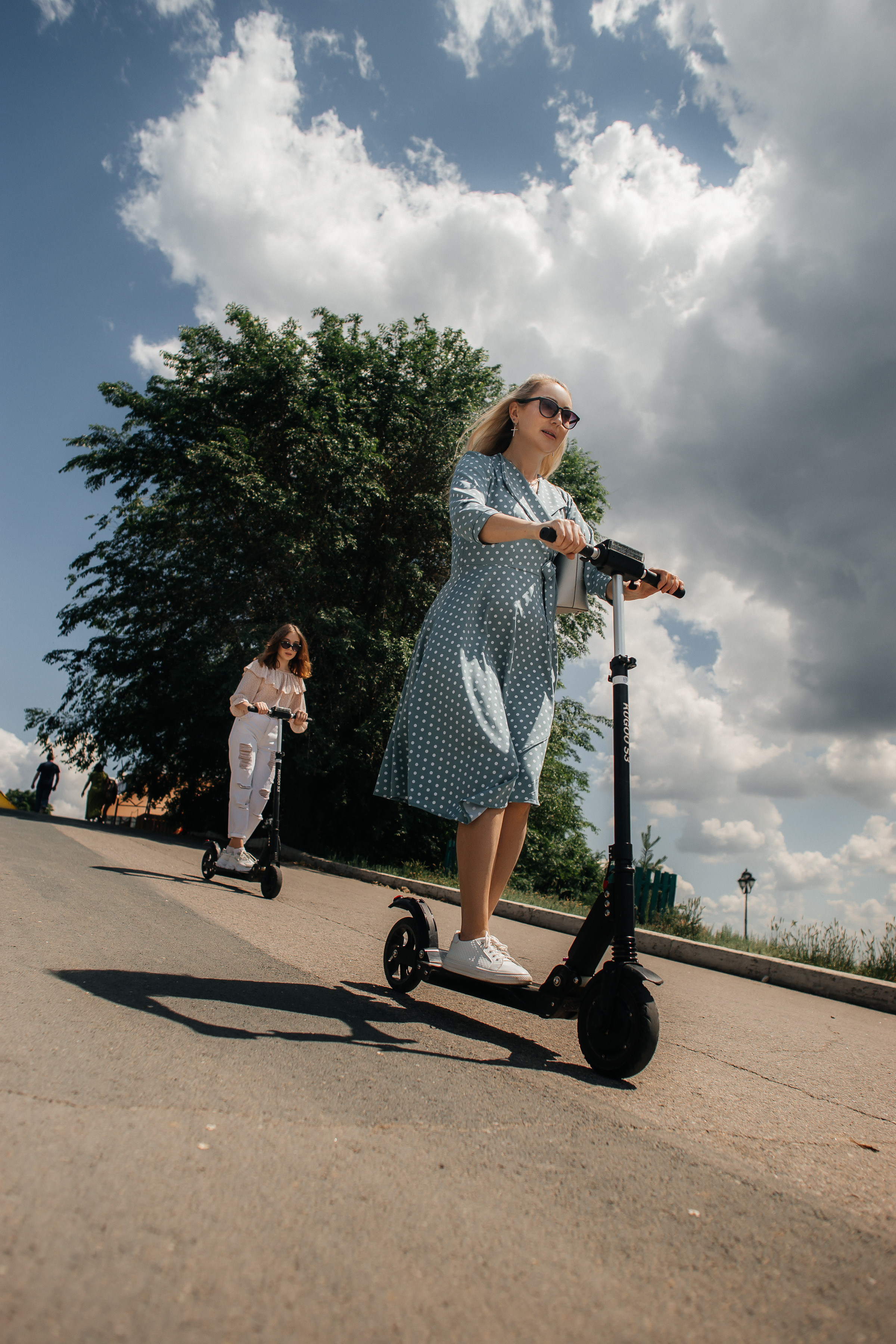 /Елена и Ангелина/ Мама с дочкой прогулка по городу. Ольга Плаксина фотограф в Саратове