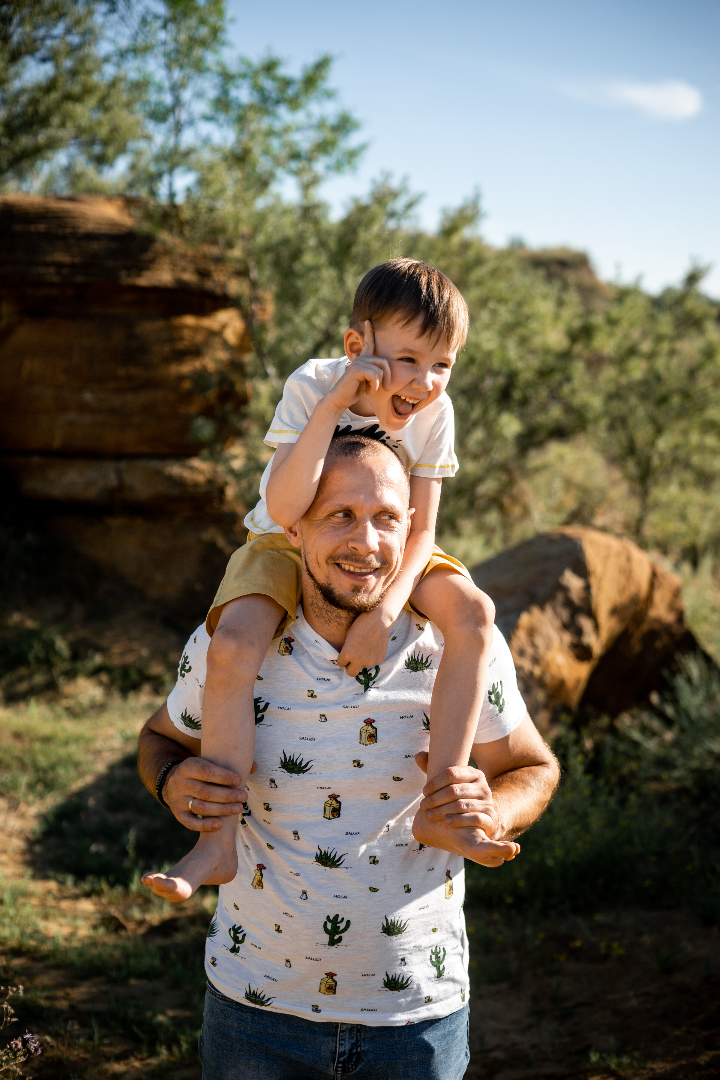 Семейная фотосессия в песчаном карьере на закате летом. Ольга Плаксина фотограф в Саратове