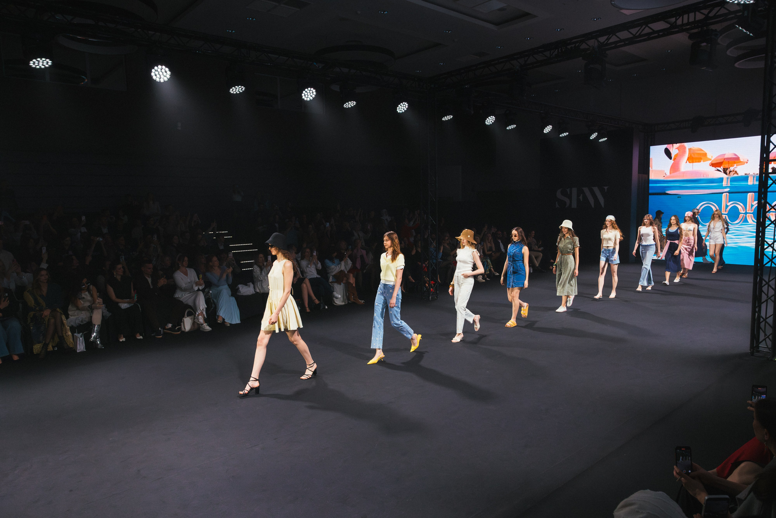 Catwalk. ProVizArt