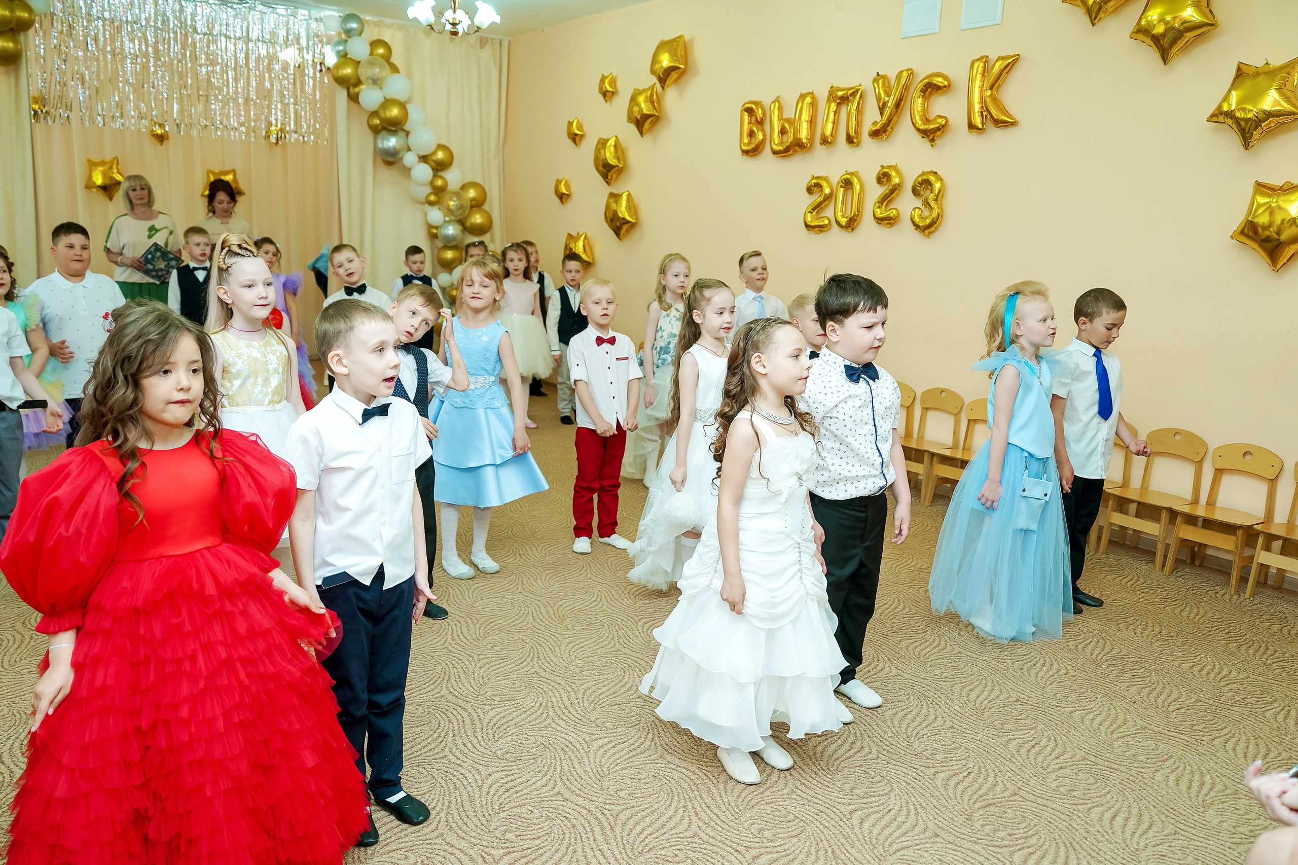 Фотосъемка видеосъёмка фотограф видеооператор новогодних утренников  в. Фотограф, видеооператор Нина Коршунова