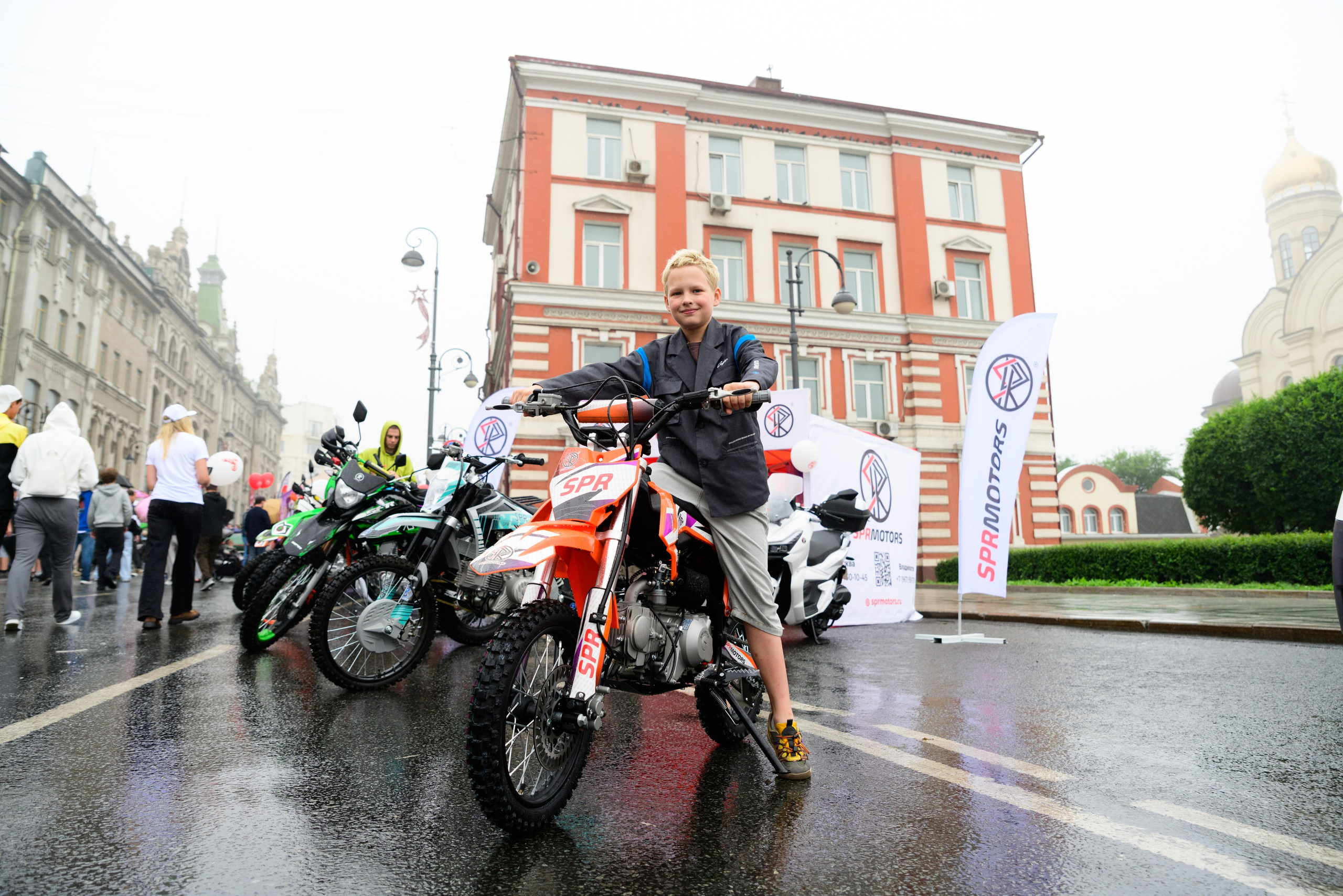 Автосалон 2026 SPR Motors. Репортажный фотограф во Владивостоке Таня Терехина