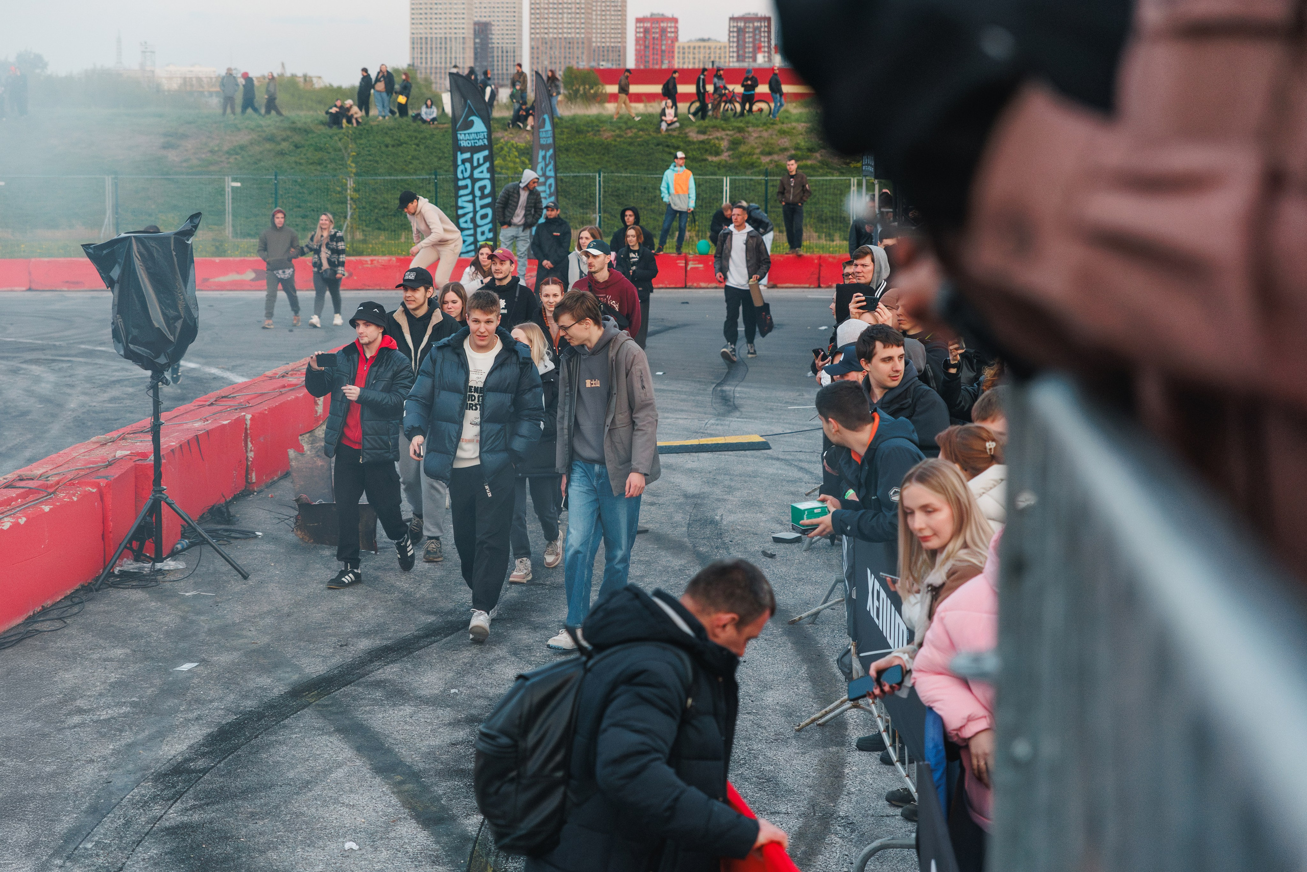 Выставка и дрифт машин. Репортажный фотограф. Москва. Алина Ланская
