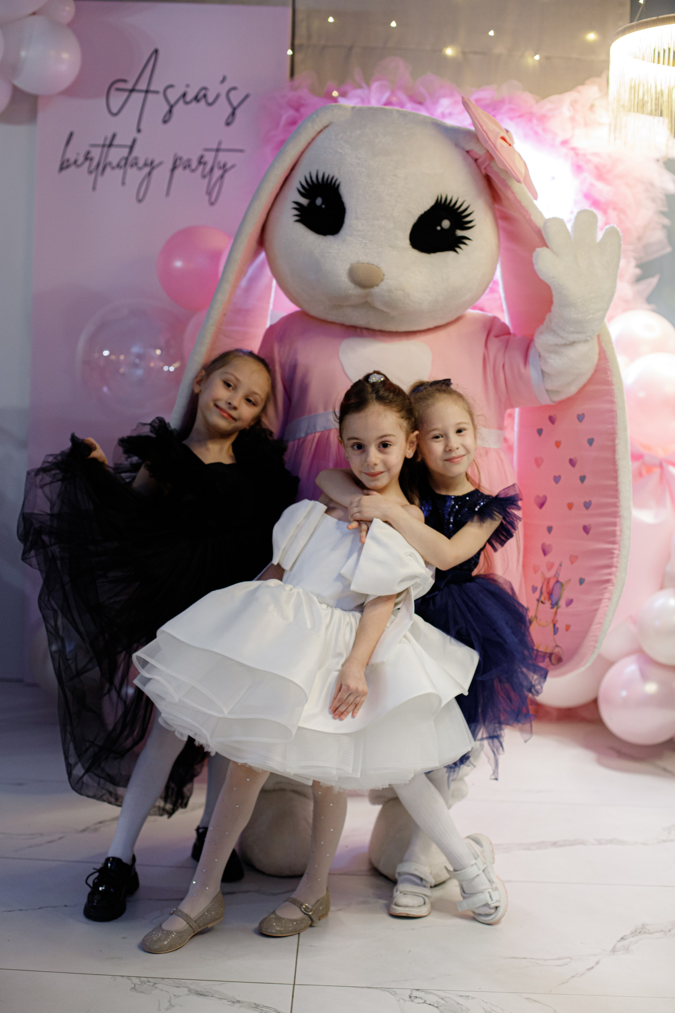 ASIA'S BIRTHDAY PARTY. Photokarish