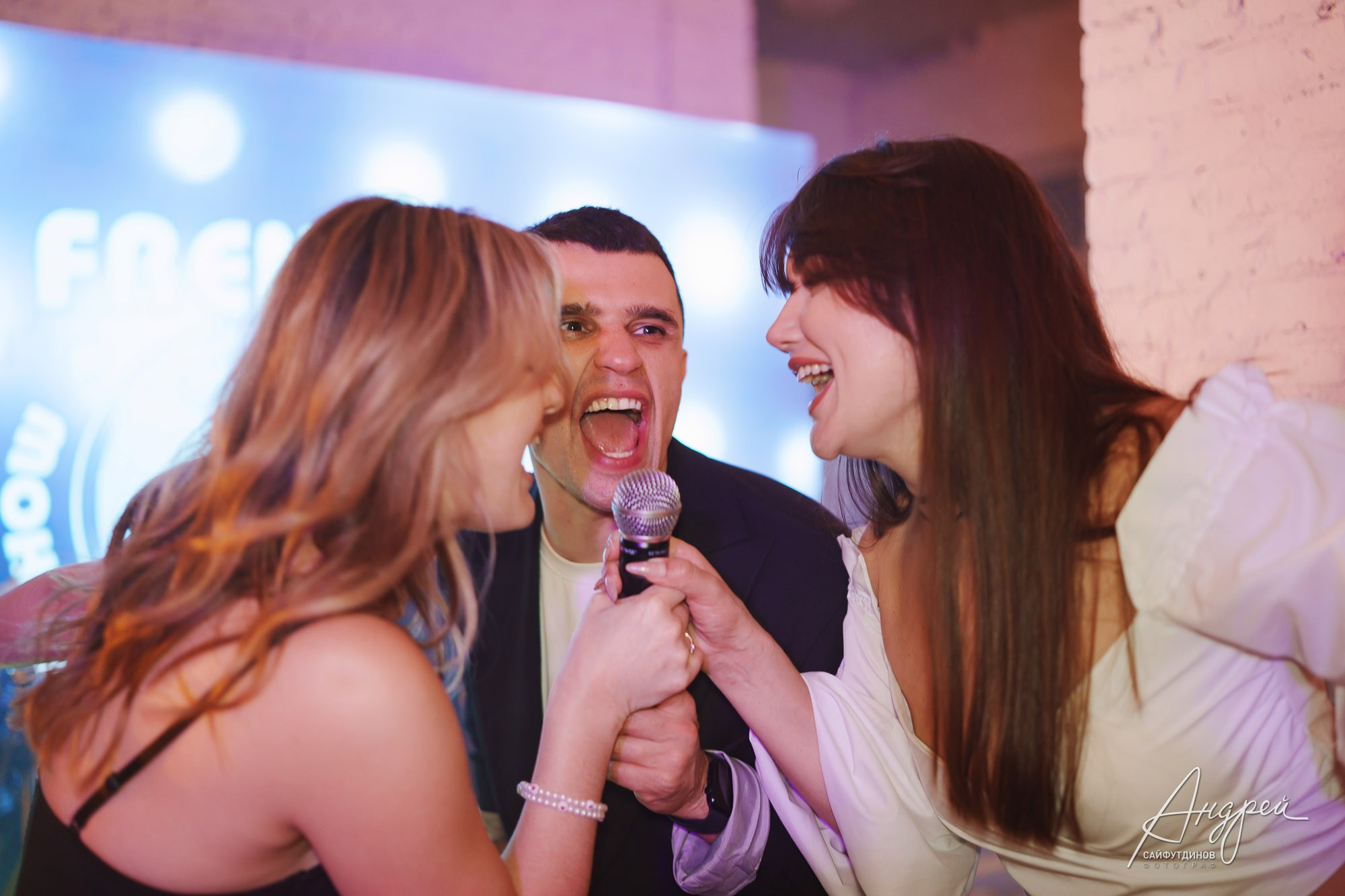 Репортажная фотография дня рождения. Свадебный и семейный фотограф в Ростове-на-Дону. Андрей Сайфутдинов