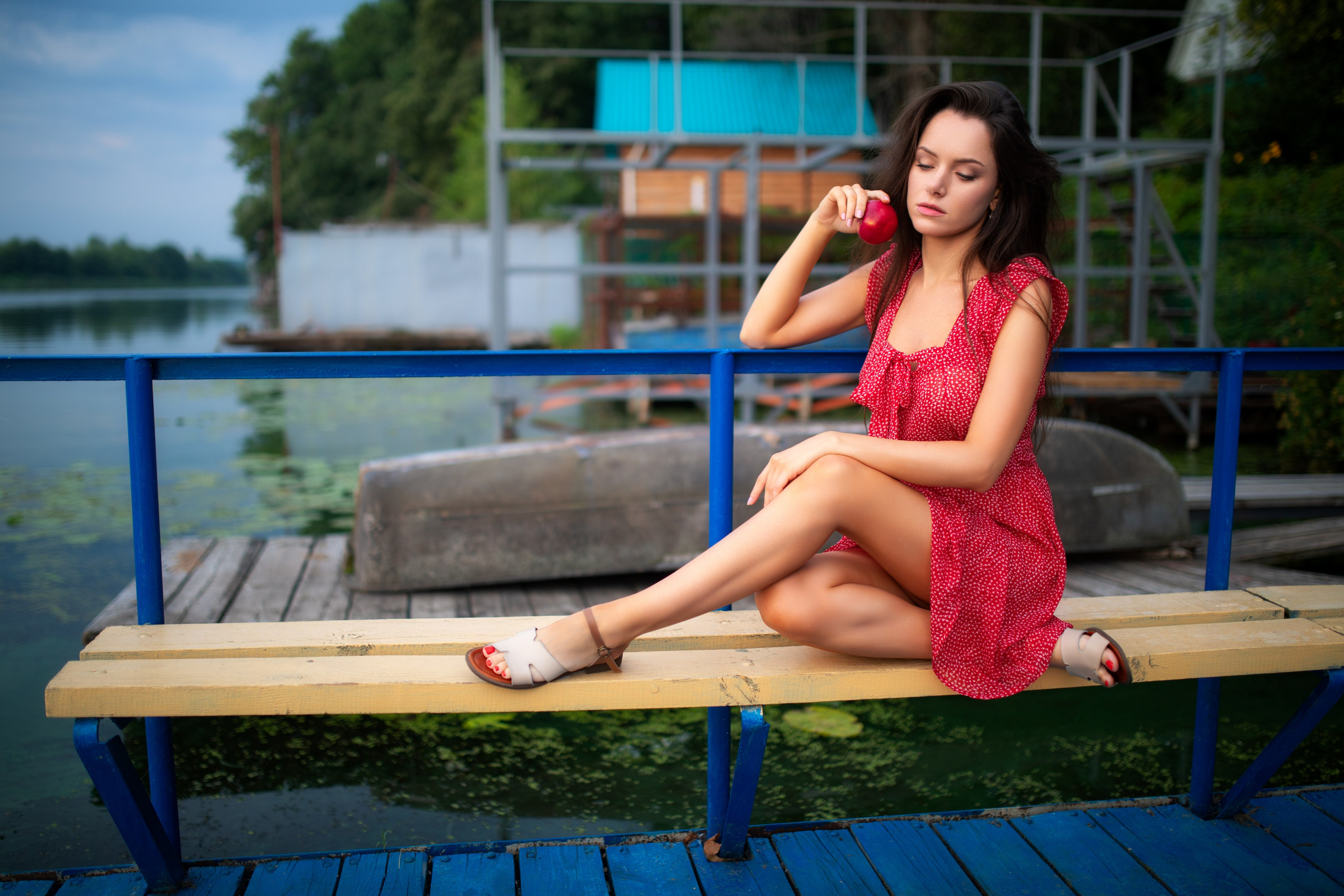 Съемка с Екатериной на рассвете на берегу реки