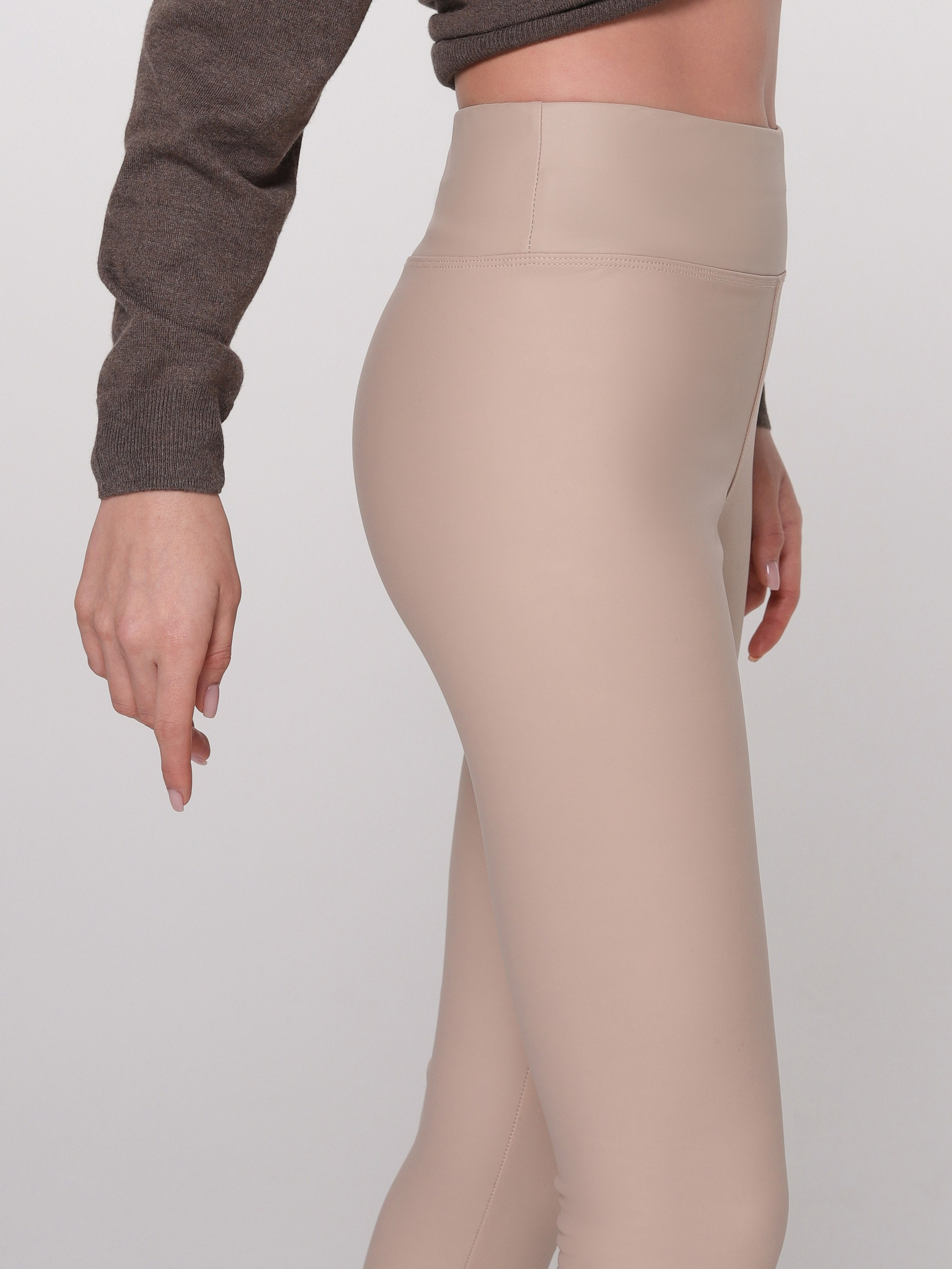 Леггинсы для WB. Наталия Дианова — фотограф для брендов и экспертов в Москве