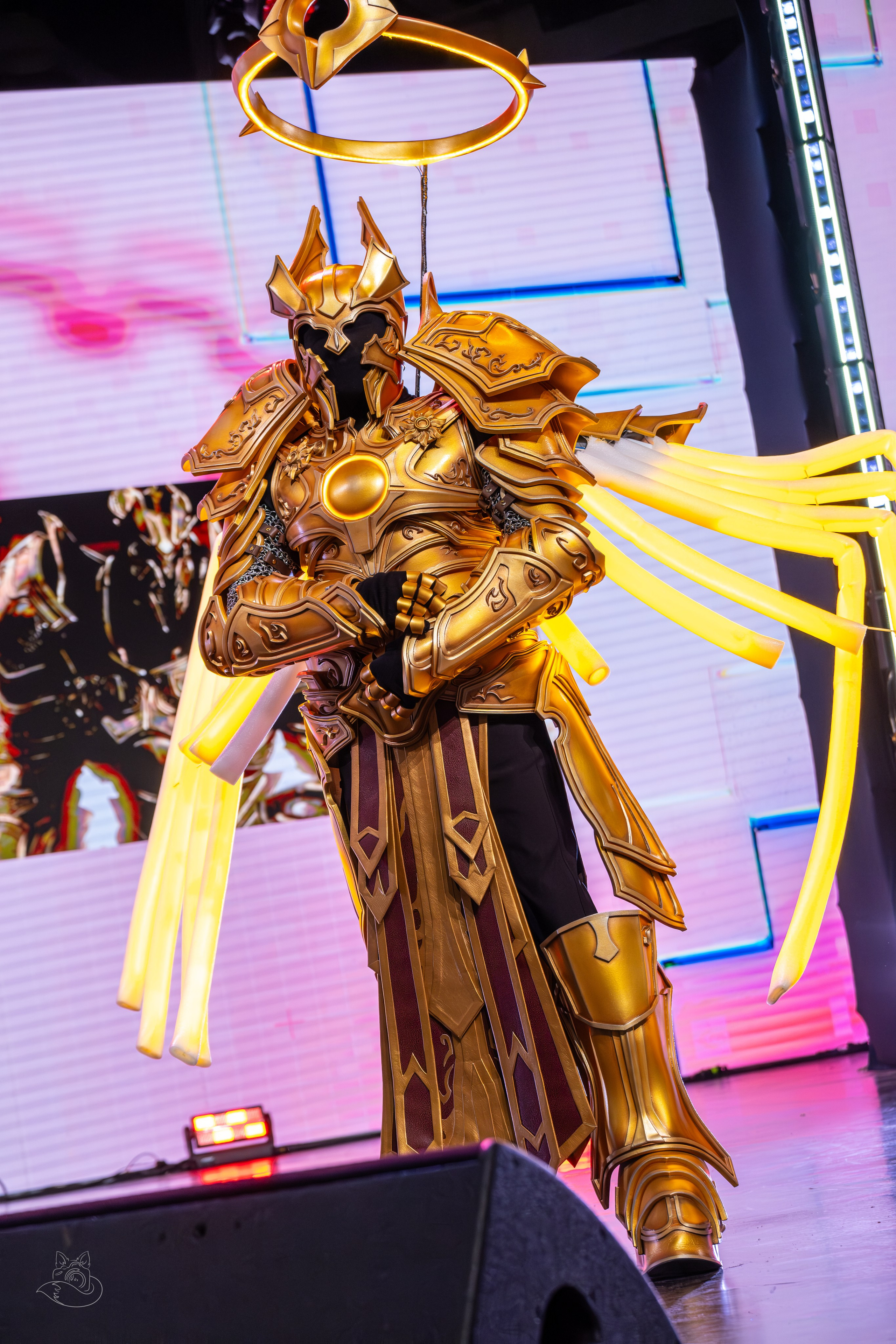 Сцена РЭД ЭКСПО 2024. Косплей фотограф