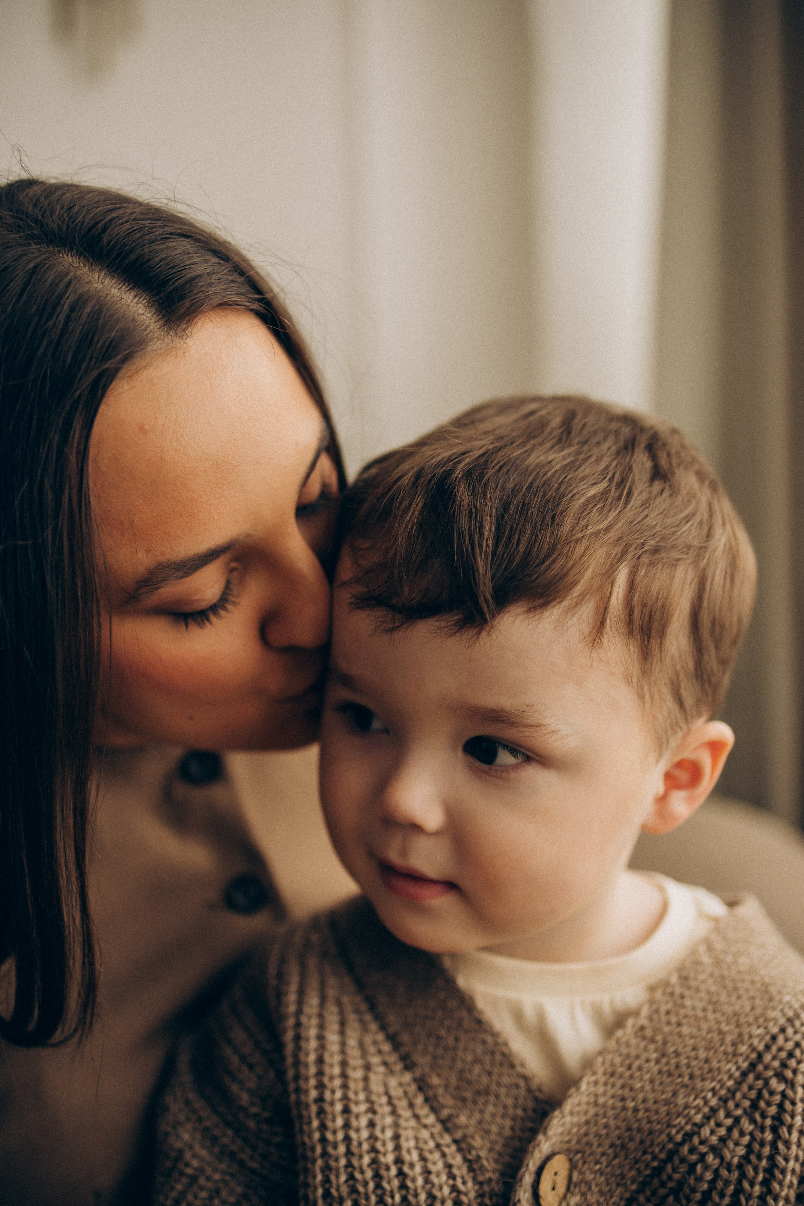 Семейная фотосессия Москва, семейный фотограф в Москве, семейная фотосессия, детский фотограф, семейная фотосессия в студии, фотосессия мама и сын