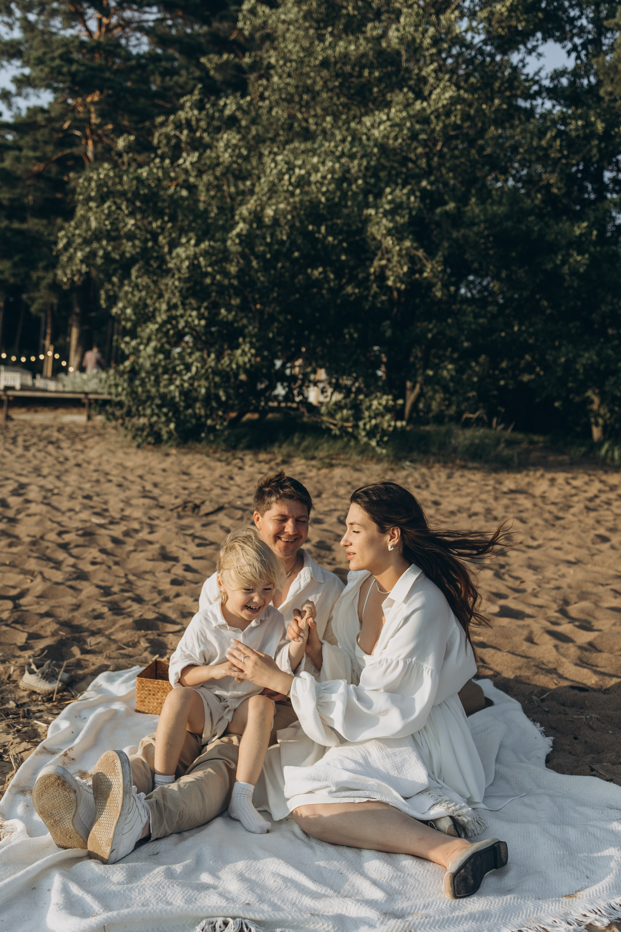 Эмилия, Дмитрий и Демид на Финском заливе. Семейный фотограф в Москве Виктория Ястребинская