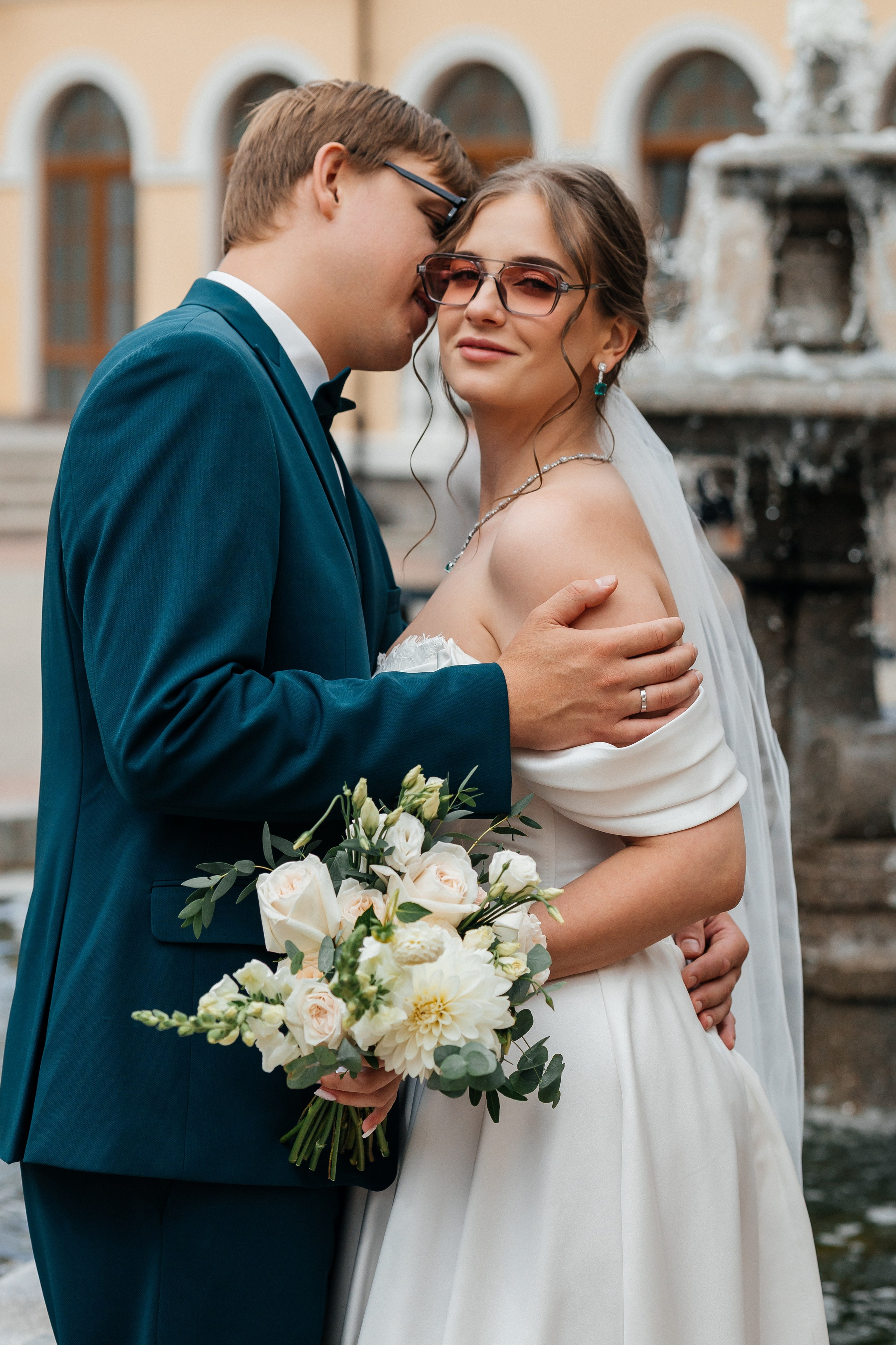 Свадебная прогулка на корабле. Олег Сверчков | Свадебный фотограф Вологда