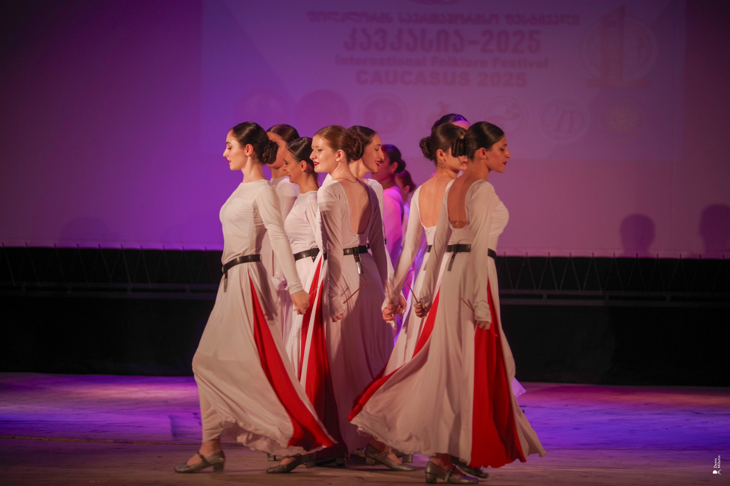 Танцы в прекрасном Они. Портретный фотограф Денис Милютин