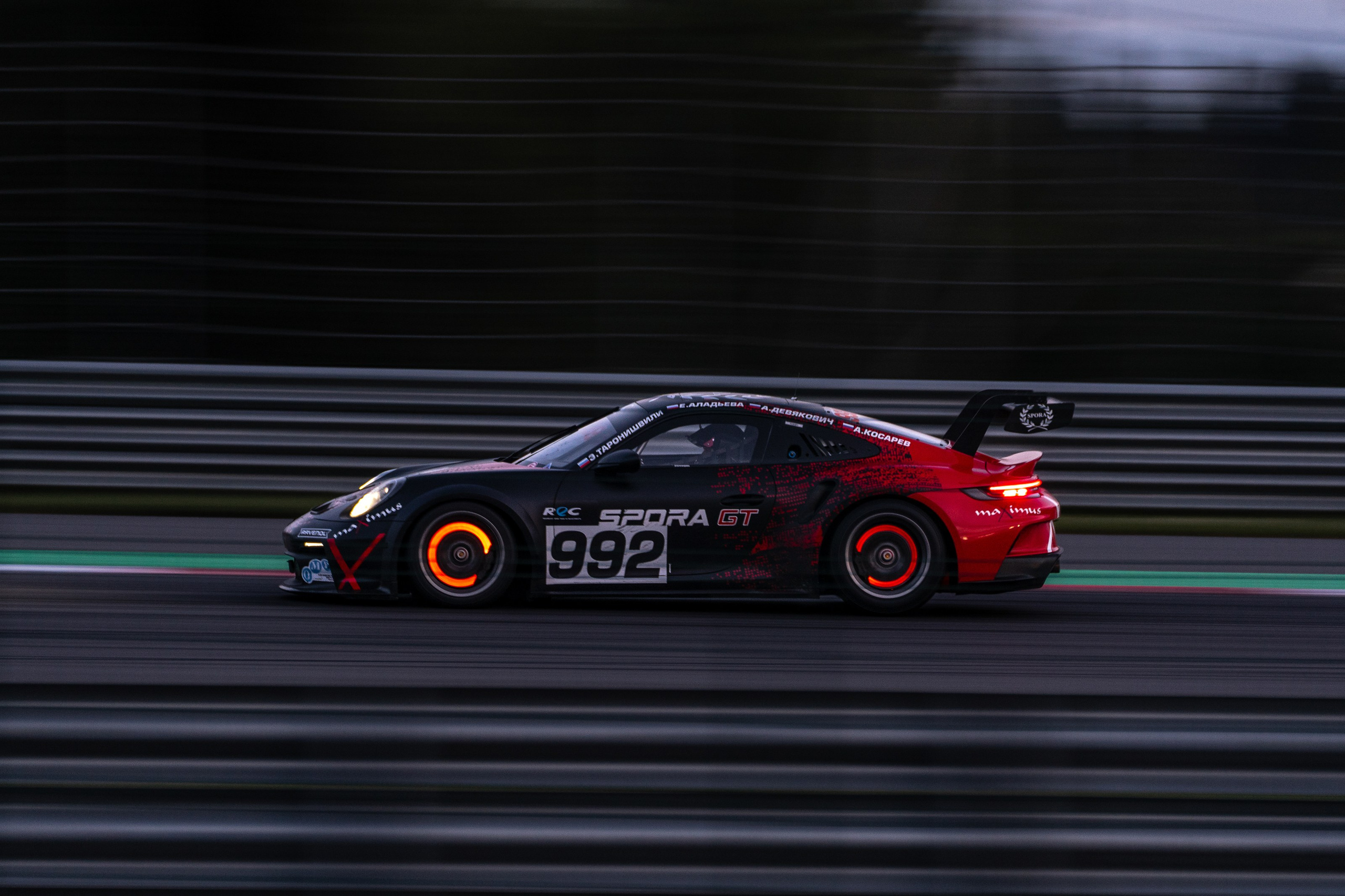 Фотографии российских и международных чемпионатов по автомобильному спорту. Фотограф Николай Прокофьев модельные тесты в Москве