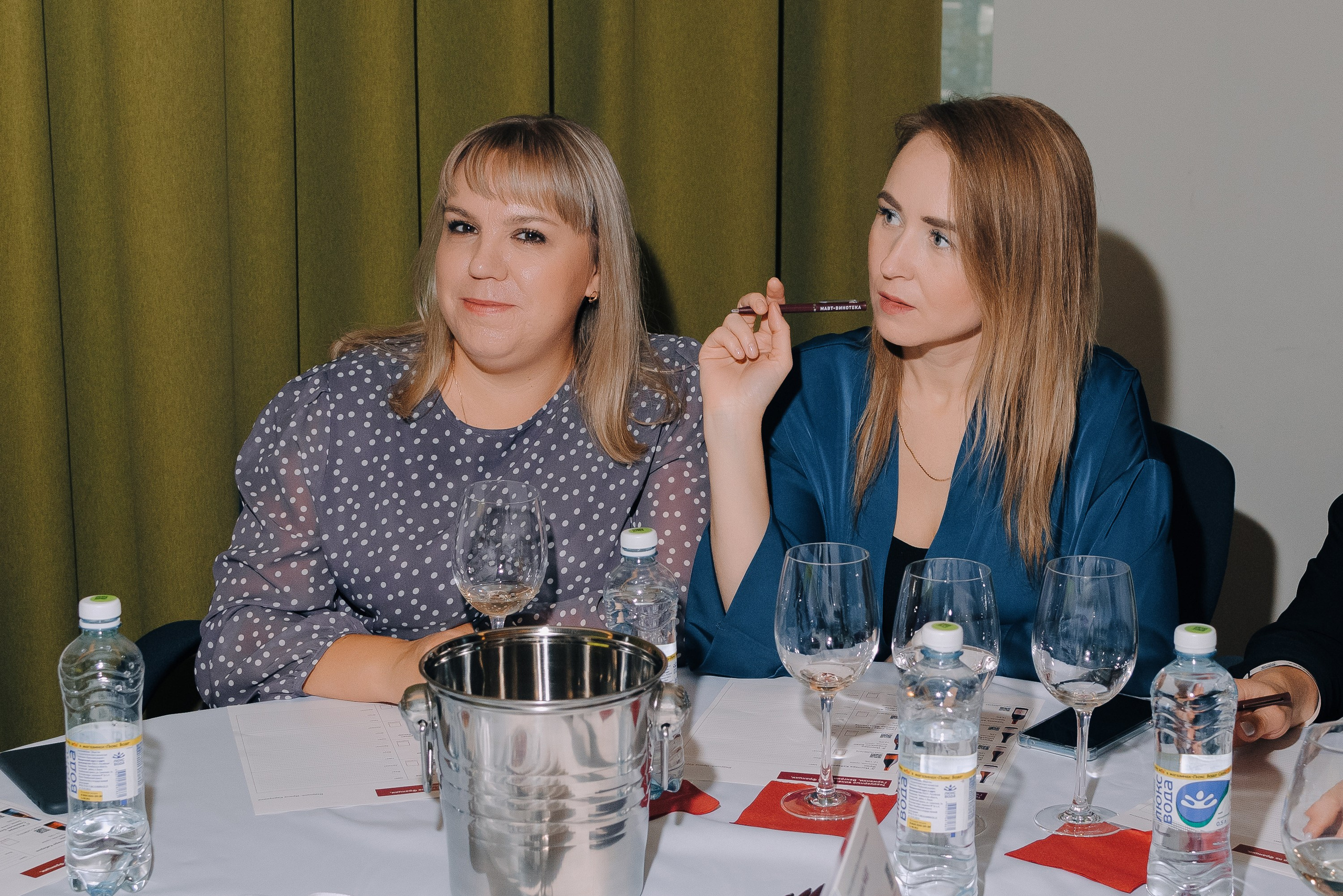 ФЕСТИВАЛЬ ВИНА И КРЕПКИХ НАПИТКОВ МАВТ-ВИНОТЕКА. Репортажный фотограф Зуев Роман г. Челябинск