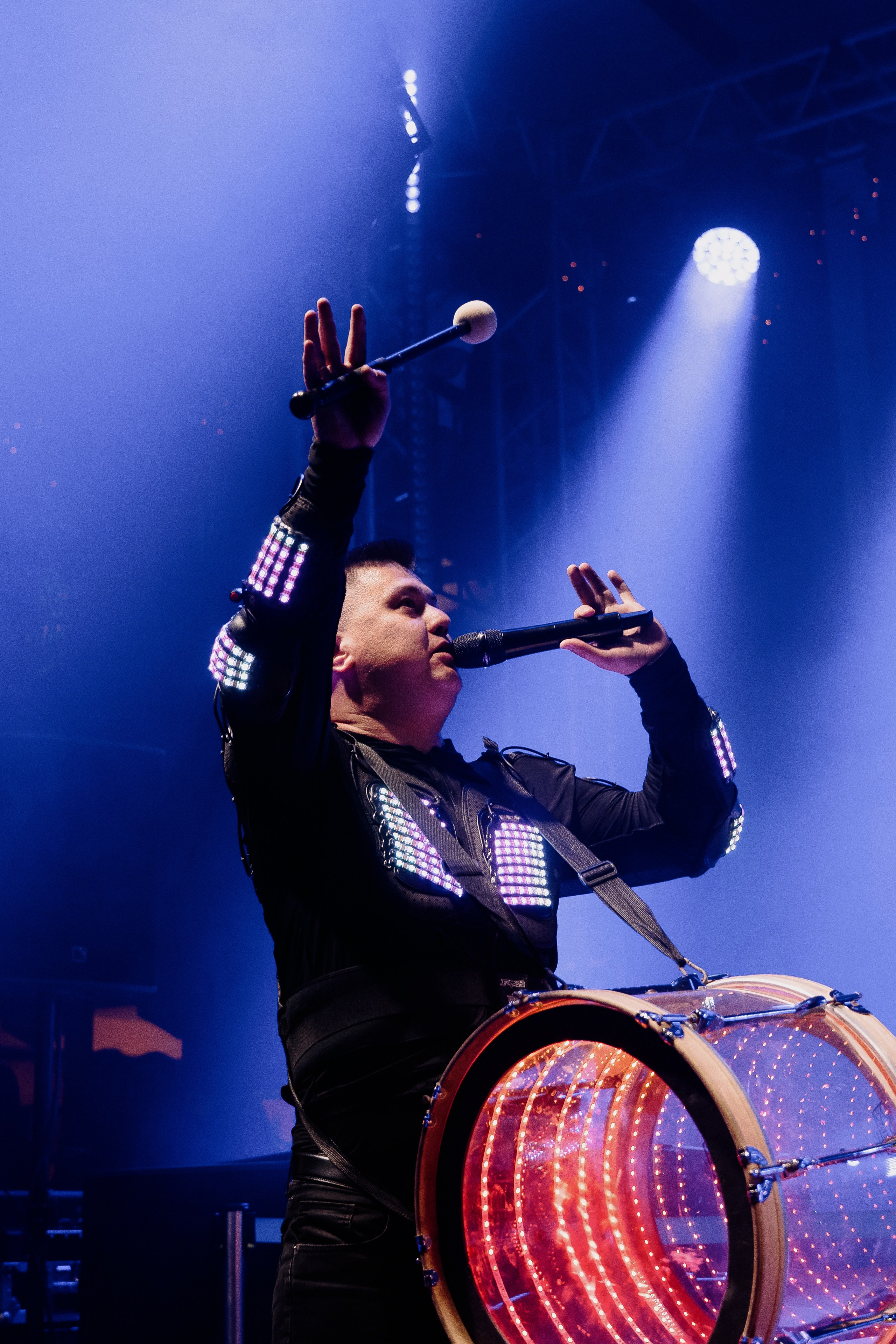 20 ЛЕТ МЕГАПОЛИС ЧЕЛЯБИНСК ХЕДЛАЙНЕР ЕЛКА. Репортажный фотограф Зуев Роман г. Челябинск