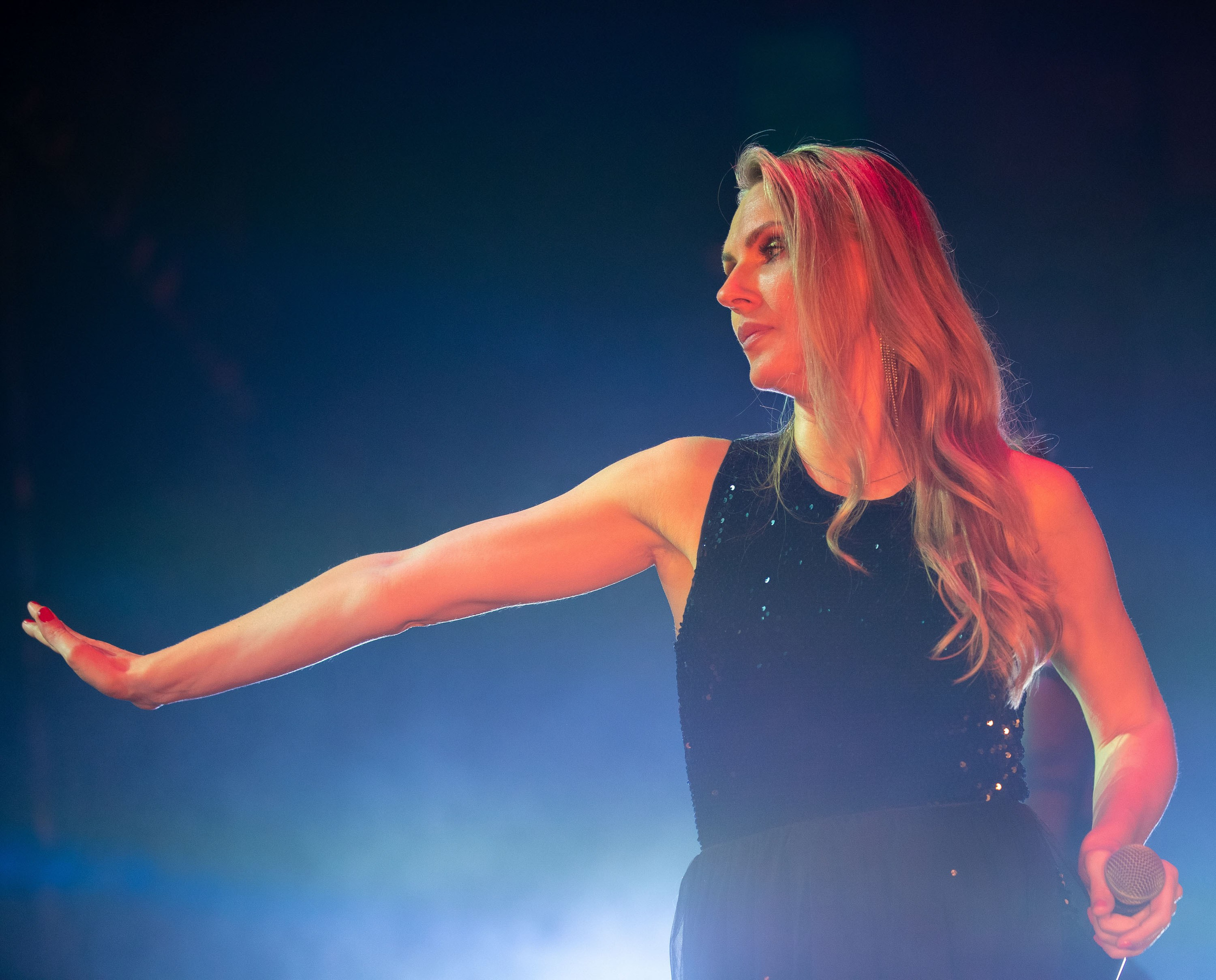 Дискотека 90-х. Репортажный фотограф во Владивостоке