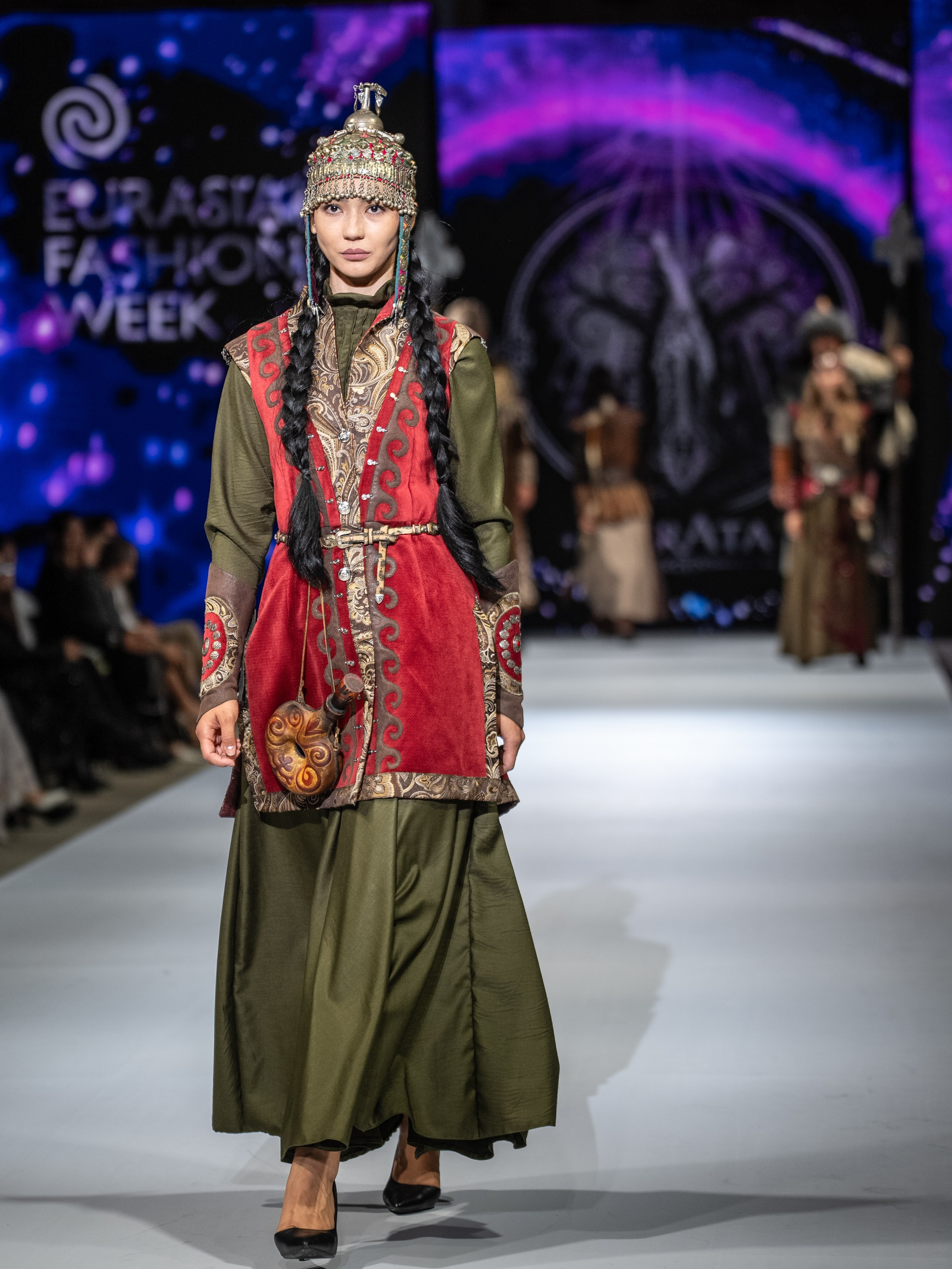 EURASIAN FASHION WEEK Lo Zarata. Сайт Алматинского НЮ АРТ, будуар и фэшн фотографа Дениса Карпенко