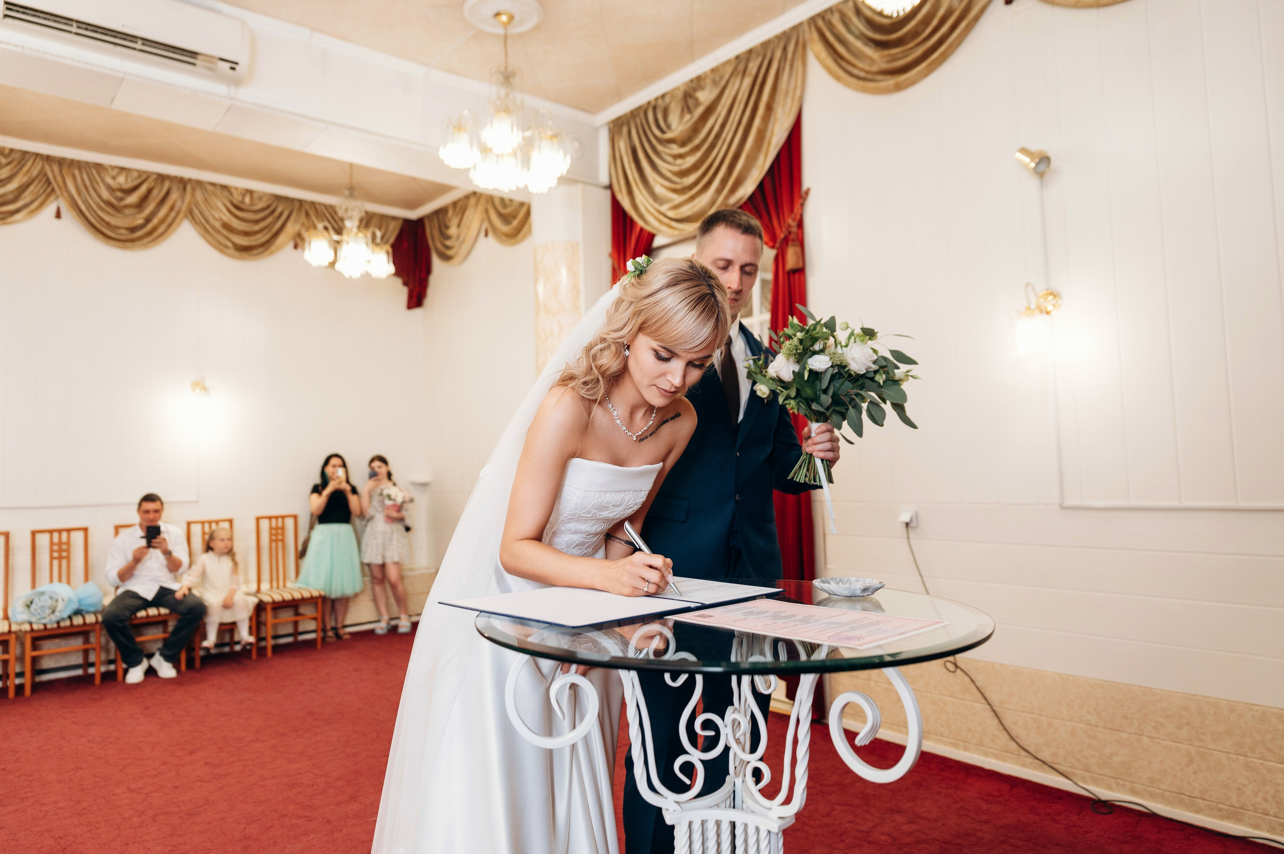 Прогулка и регистрация. Фотограф в Новосибирске