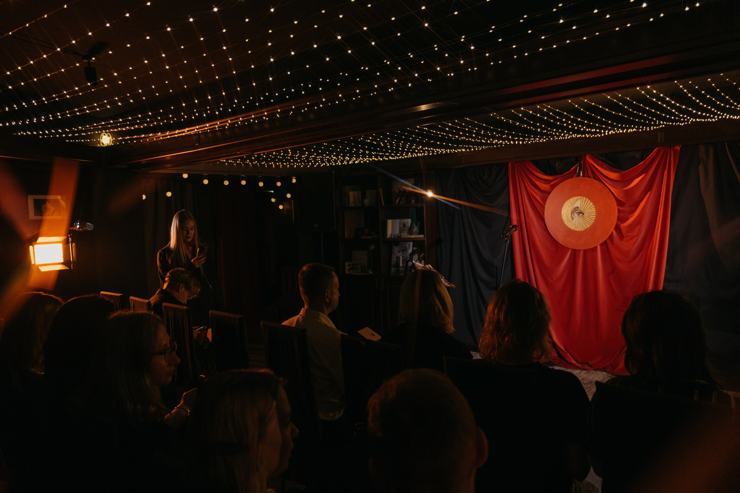 Поэтические встречи «Уютные чтения». Репортажный фотограф в Сочи Екатерина Вежливцева