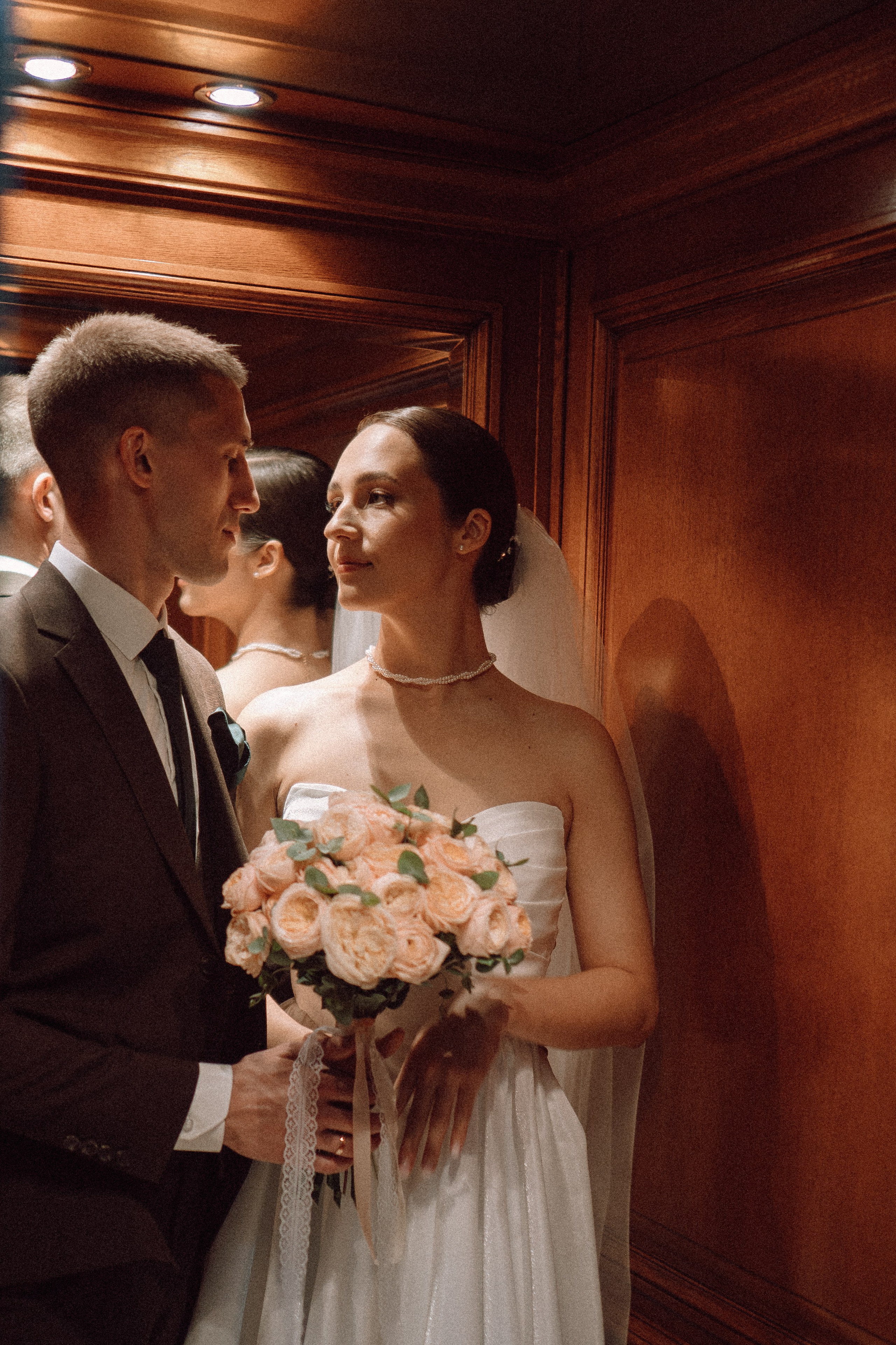 СВАДЕБНАЯ ПРОГУЛКА В САНТК-ПЕТЕРБУРГЕ (ИСАКИЕВСКИЙ СОБОР, ЗИМНЯЯ КАНАВКА, ЭРМИТАЖ И БОЛЬШАЯ МОРСКАЯ УЛИЦА). Профессиональный фотограф, Санкт-Петербург — Виктория Богомолова