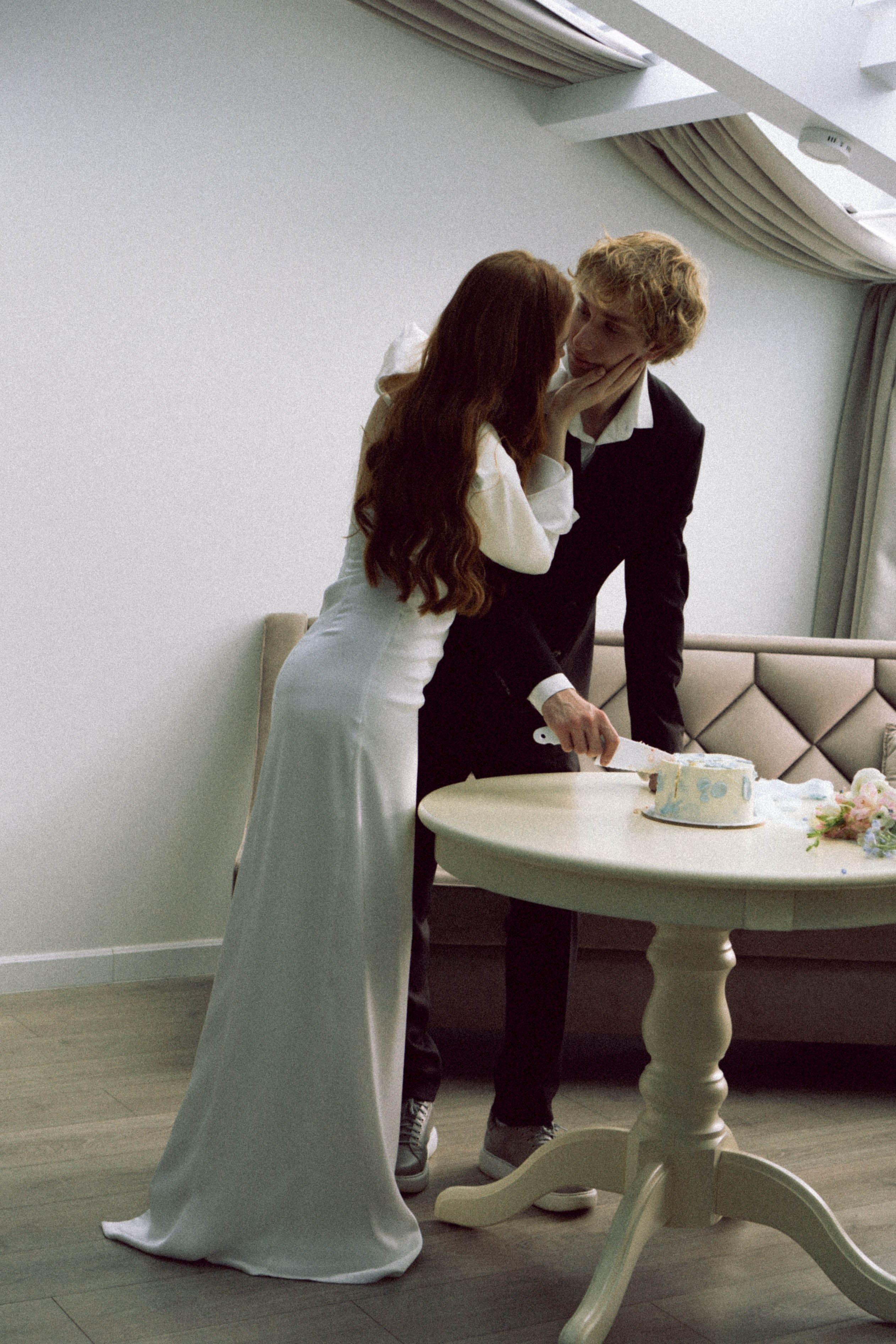 СВАДЕБНАЯ СЬЕМКА В ОТЕЛЕ. СБОРЫ ЖЕНИХА И НЕВЕСТЫ И ТАКЖЕ ТОР И ПОДГОТОВКА К ПРОГУЛКЕ. Профессиональный фотограф, Санкт-Петербург — Виктория Богомолова