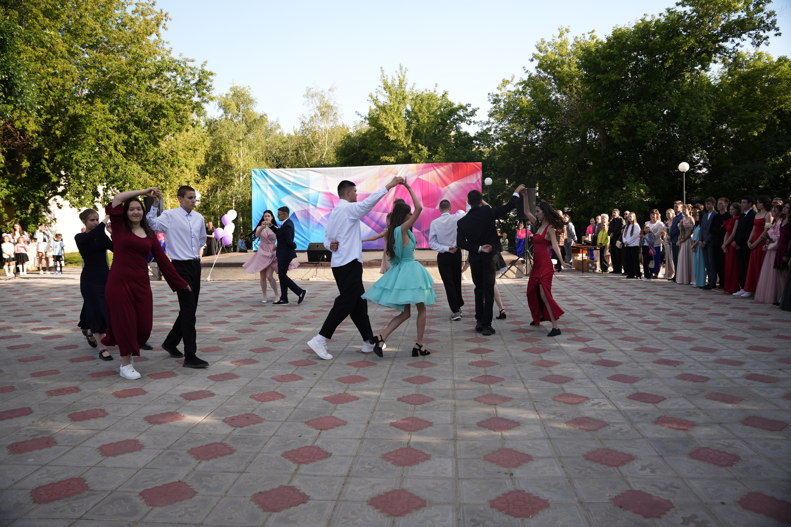 Выпускной в парке. Ольга Плаксина фотограф в Саратове