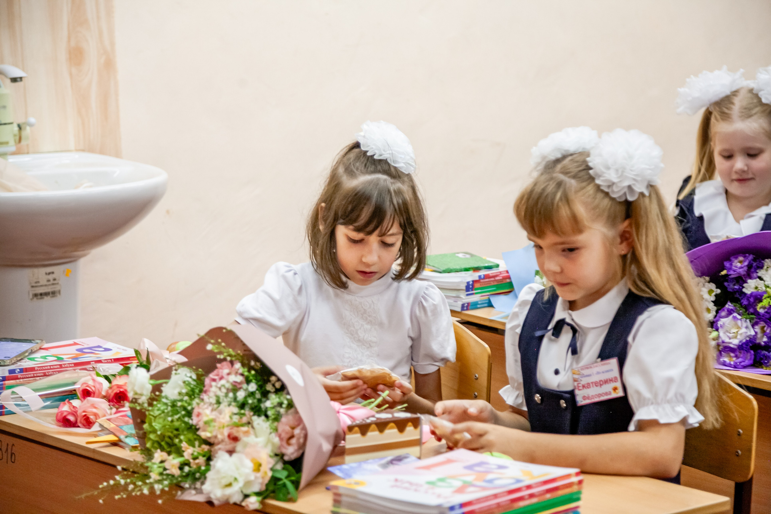1 сентября линейка. Свадебный и семейный фотограф в Армавире