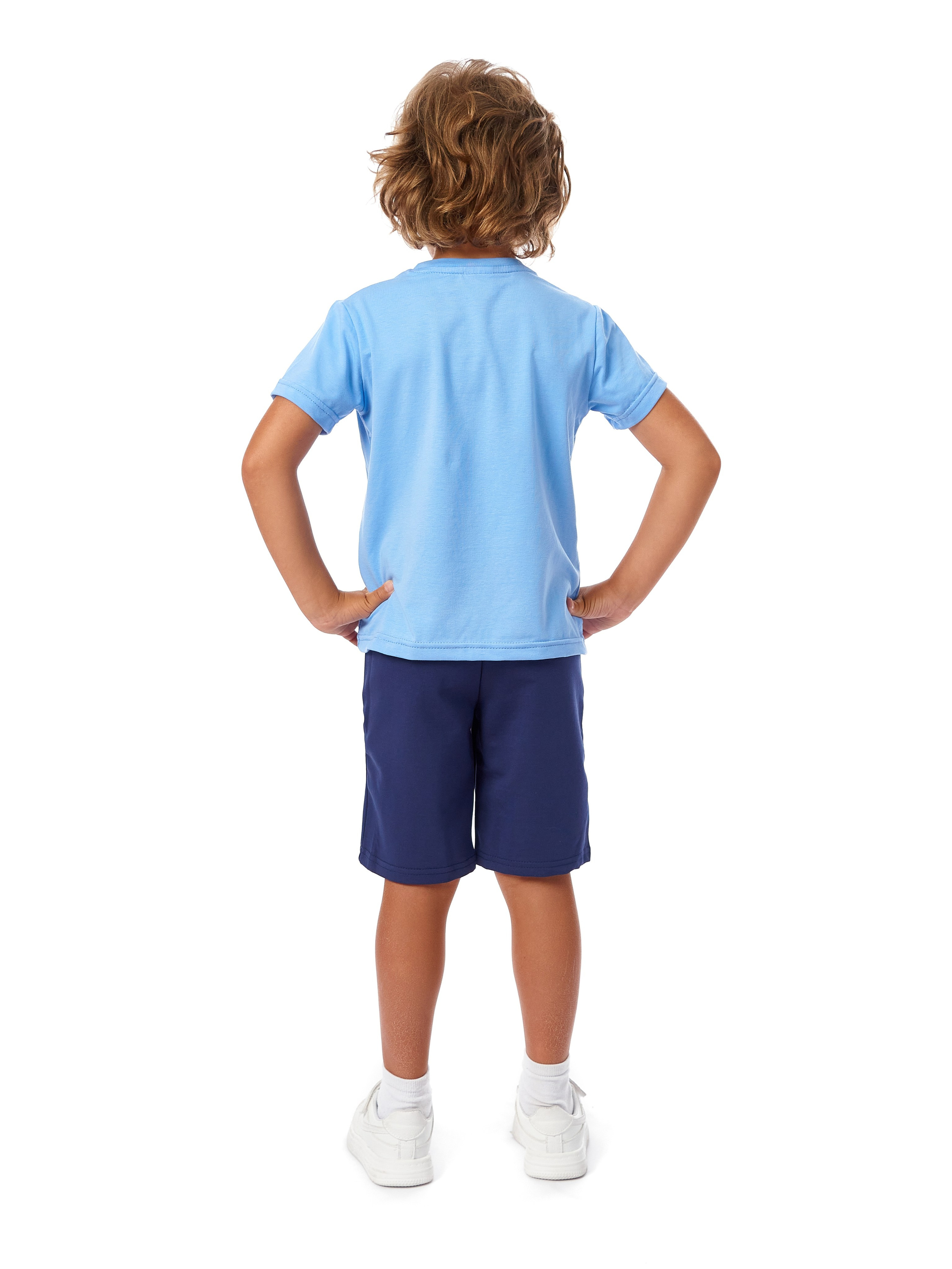 Детские костюмы. Каталожный предметный фотограф