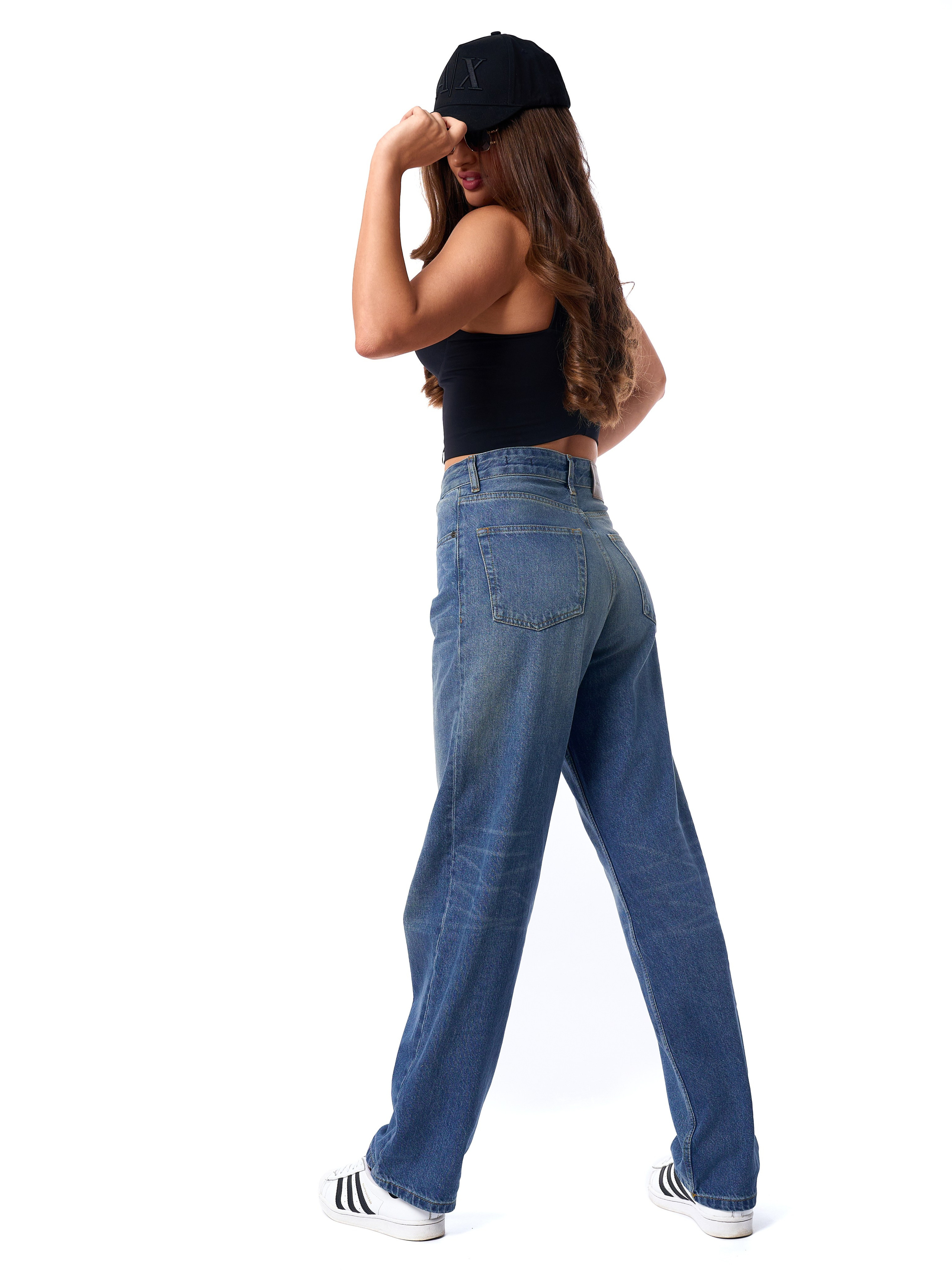 Джинсы женские. Каталожный предметный фотограф