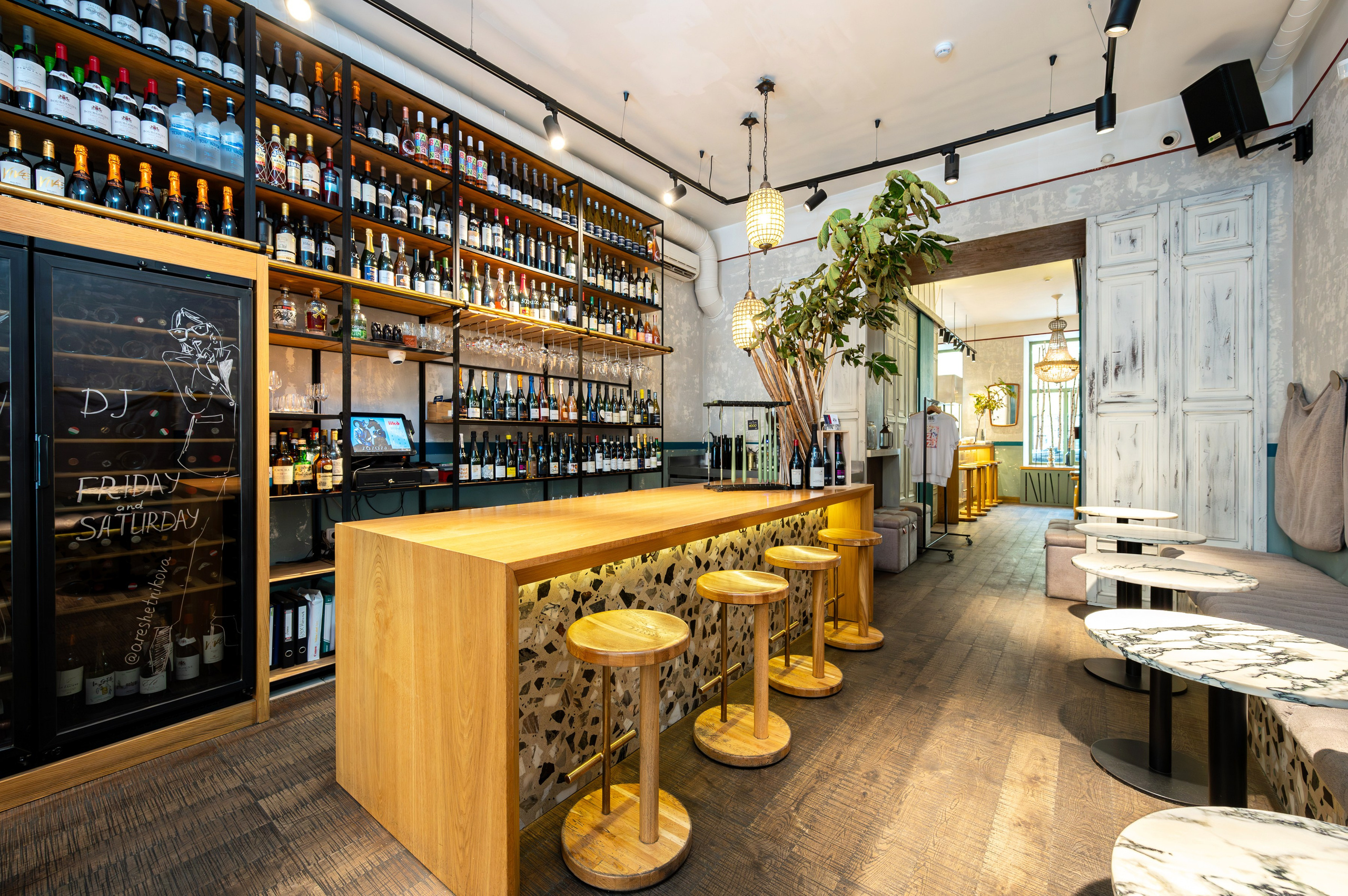 Винный бар ZAZAZU. Интерьерный фотограф. Фото- видеосъемка недвижимости Санкт-Петербург