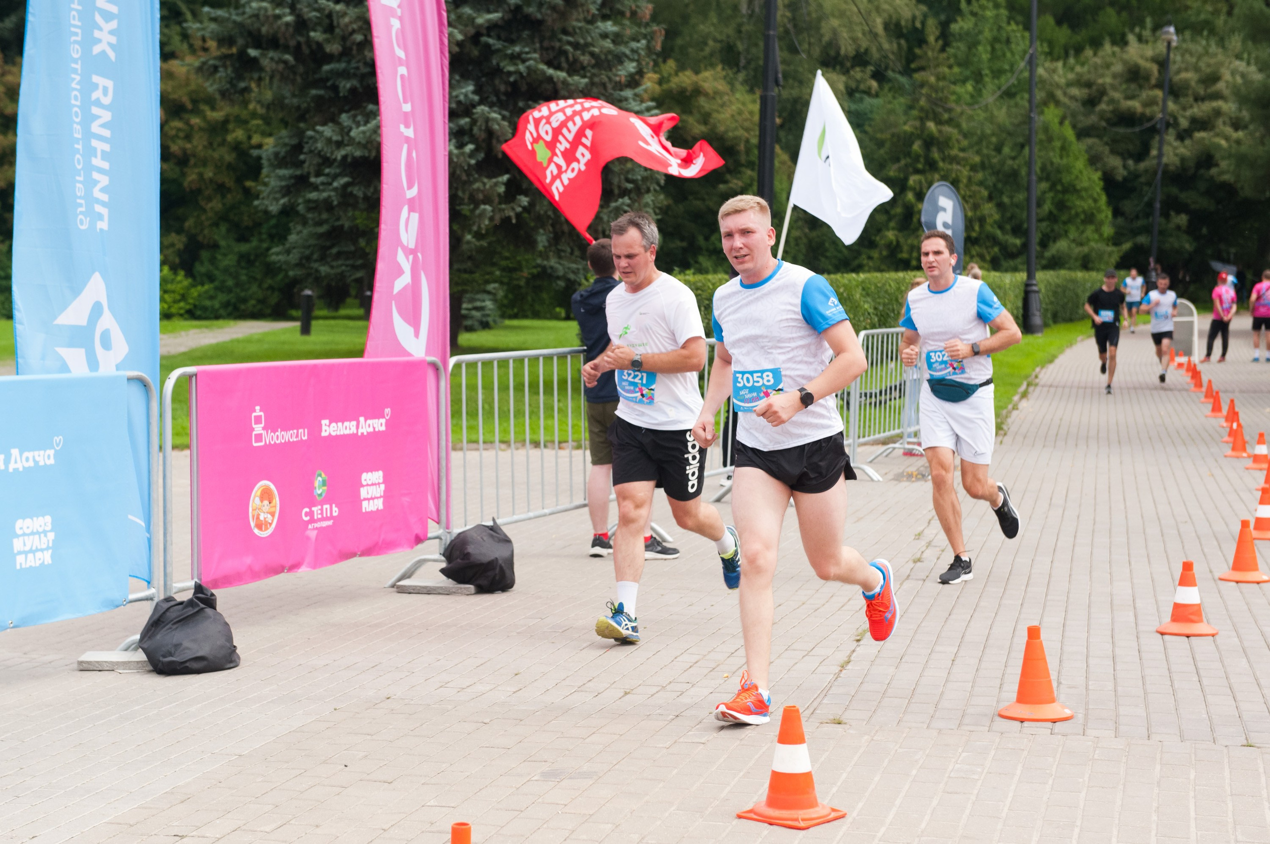 Корпоративное. Забег X5 Retail Group. Репортажный фотограф и видеограф Слава Думчев. Тимбилдинги, отчетники, корпоративы
