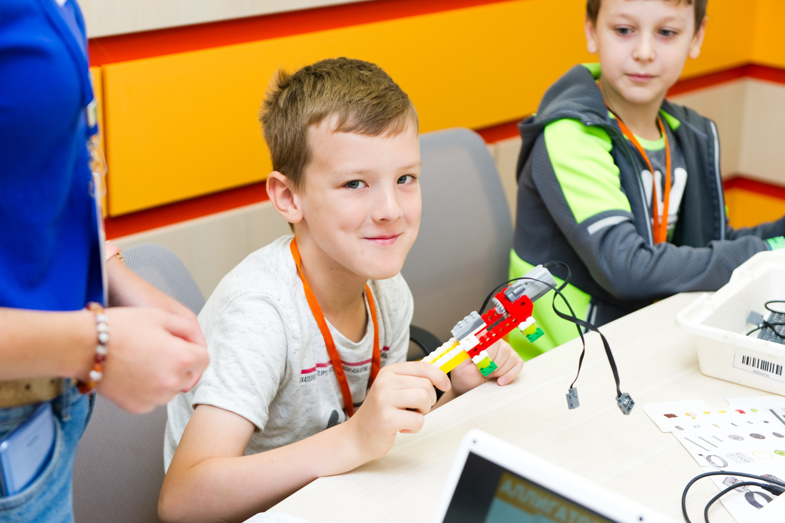 X5 Retail Group — «Особая среда» (семейный день в офисе компании). Репортажный фотограф и видеограф Слава Думчев. Тимбилдинги, отчетники, корпоративы