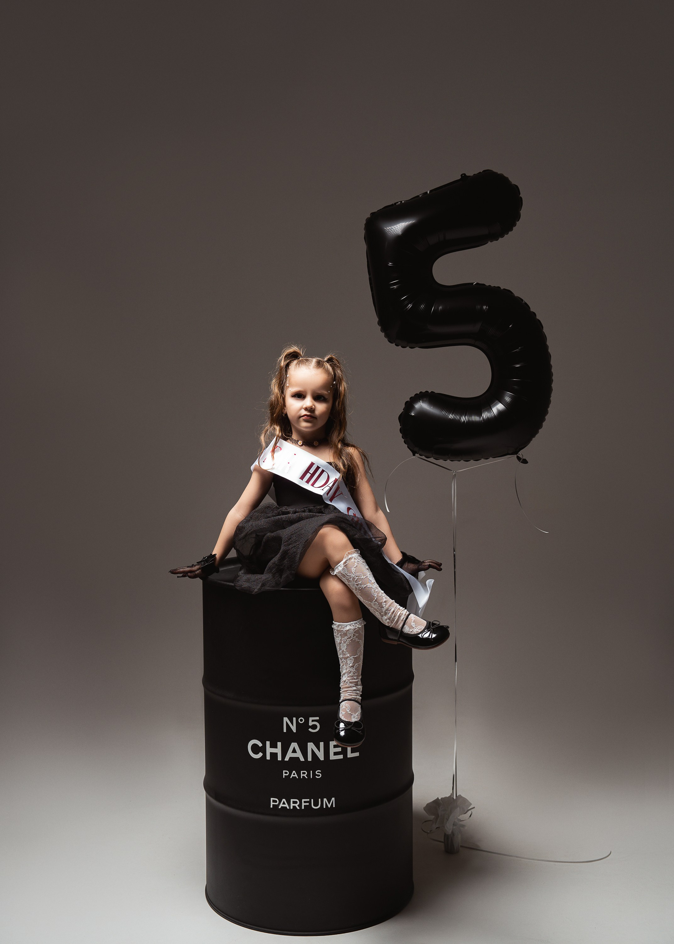 УЛЬЯНЕ 5 ЛЕТ. Женский портрет