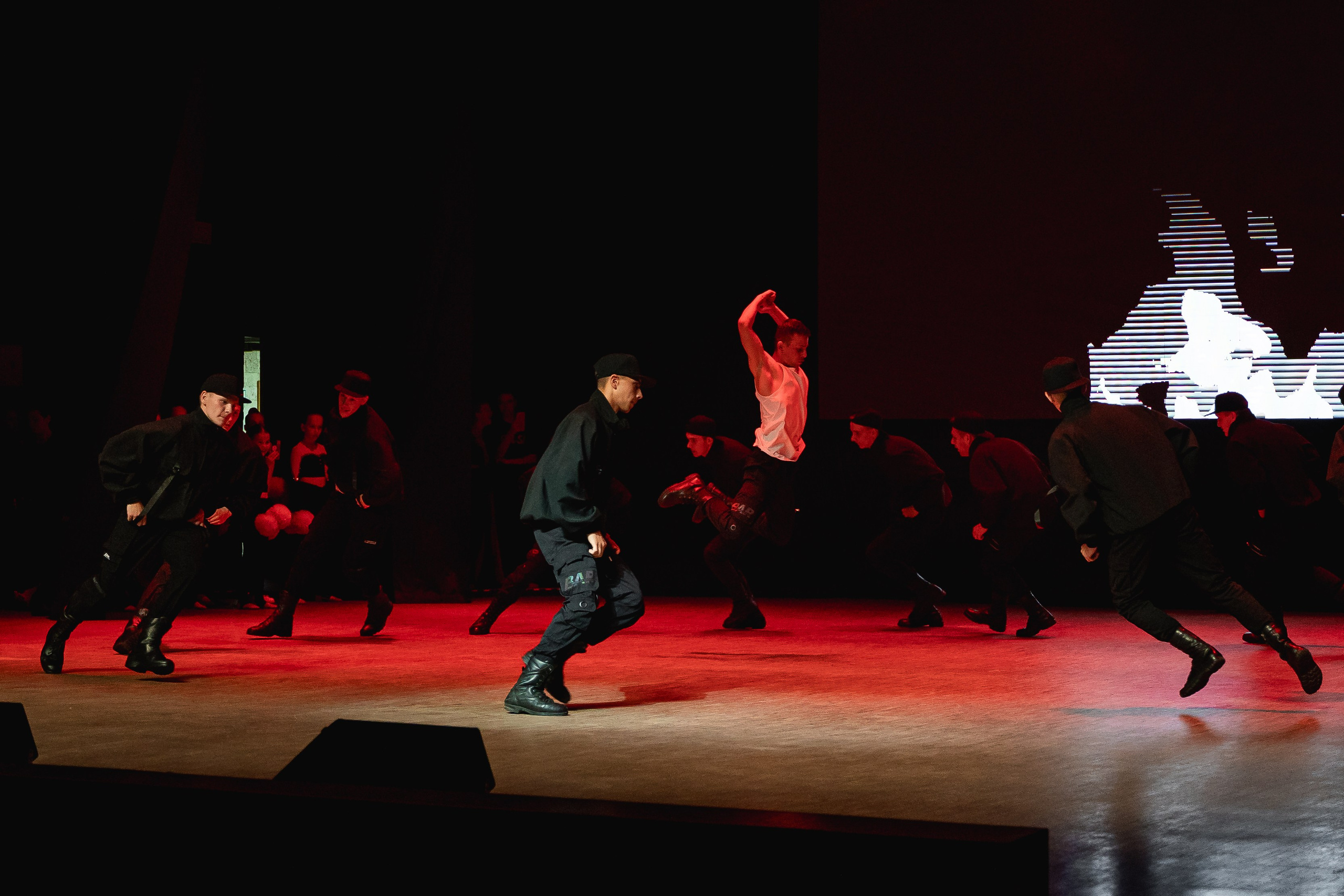 Отчётный концерт танцевально-спортивного клуба «PULSE». Портретный и репортажный фотограф в Воронеже: Анастасия Пузикова