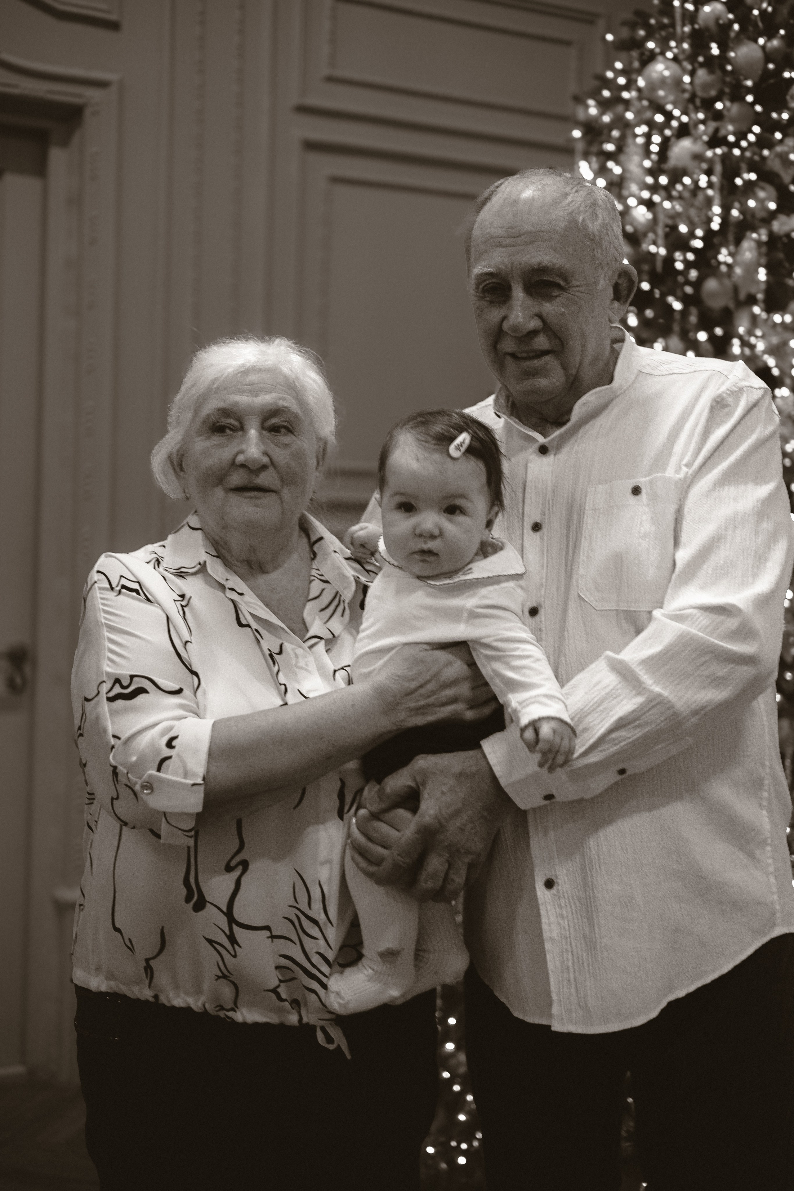 Новогодняя фотосессия прекрасной семьи