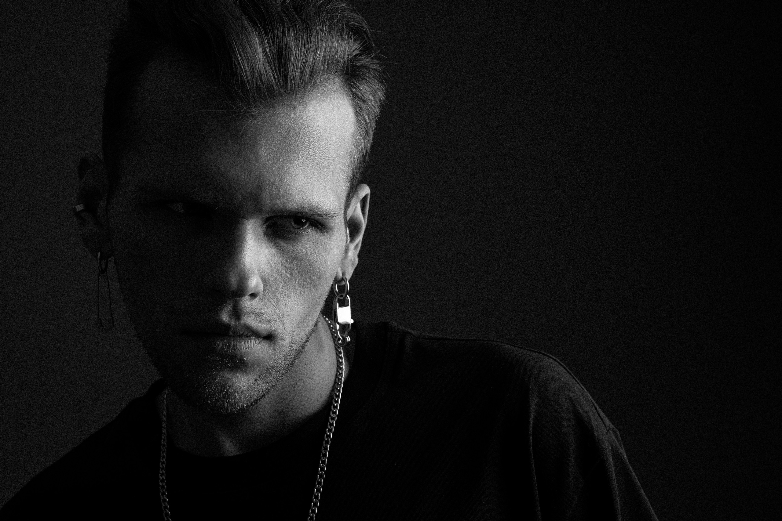 Alex Alone. Креативный и коммерческий фотограф в Москве Алёна Куликова