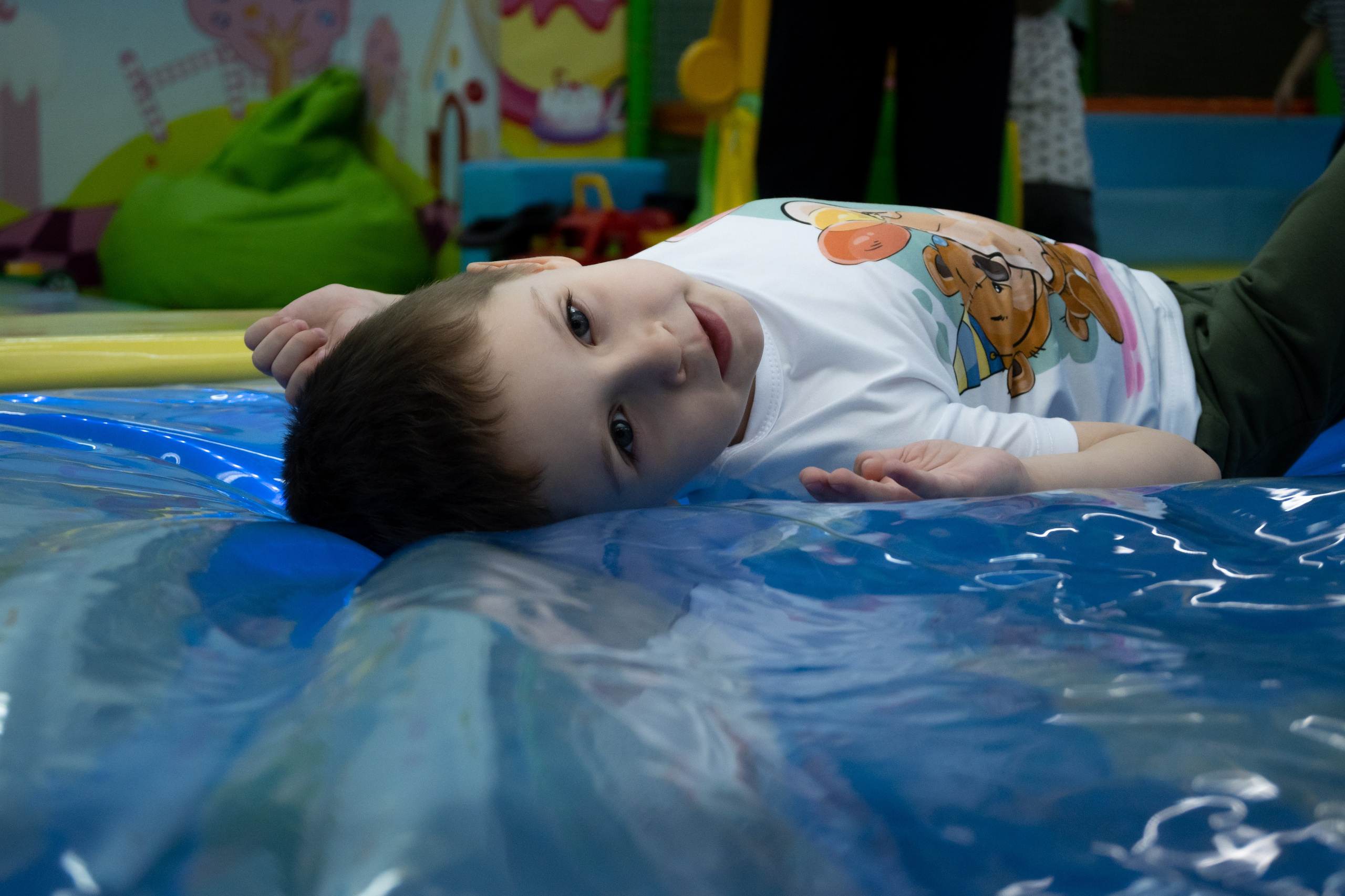 Маленький именинник в игровой комнате. Фотограф и видеограф в Москве Анна Матюхина