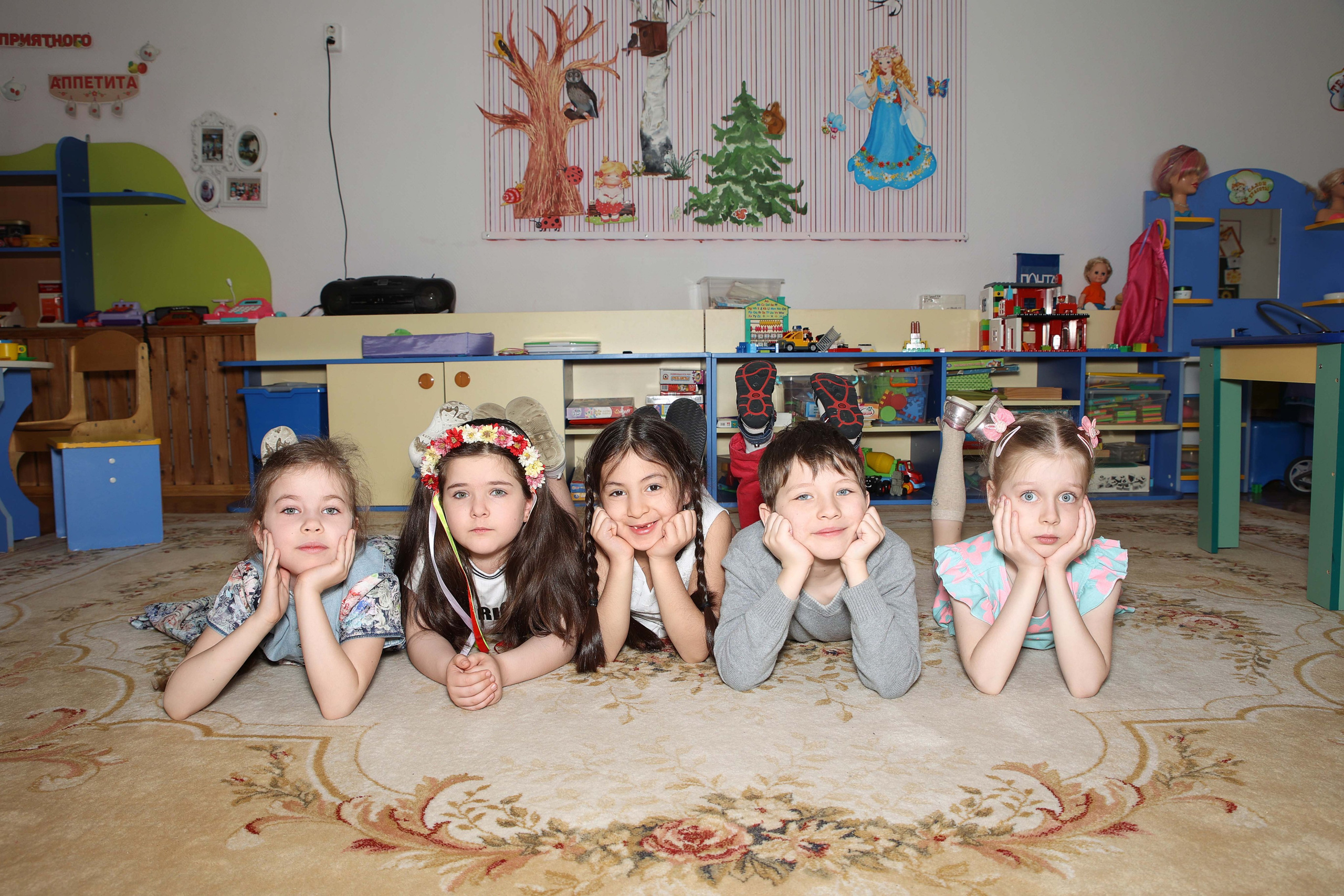 Групповые фотографии, фото с лучшим другом. Школьный и детсадовский фотограф Москва. Детский фотограф