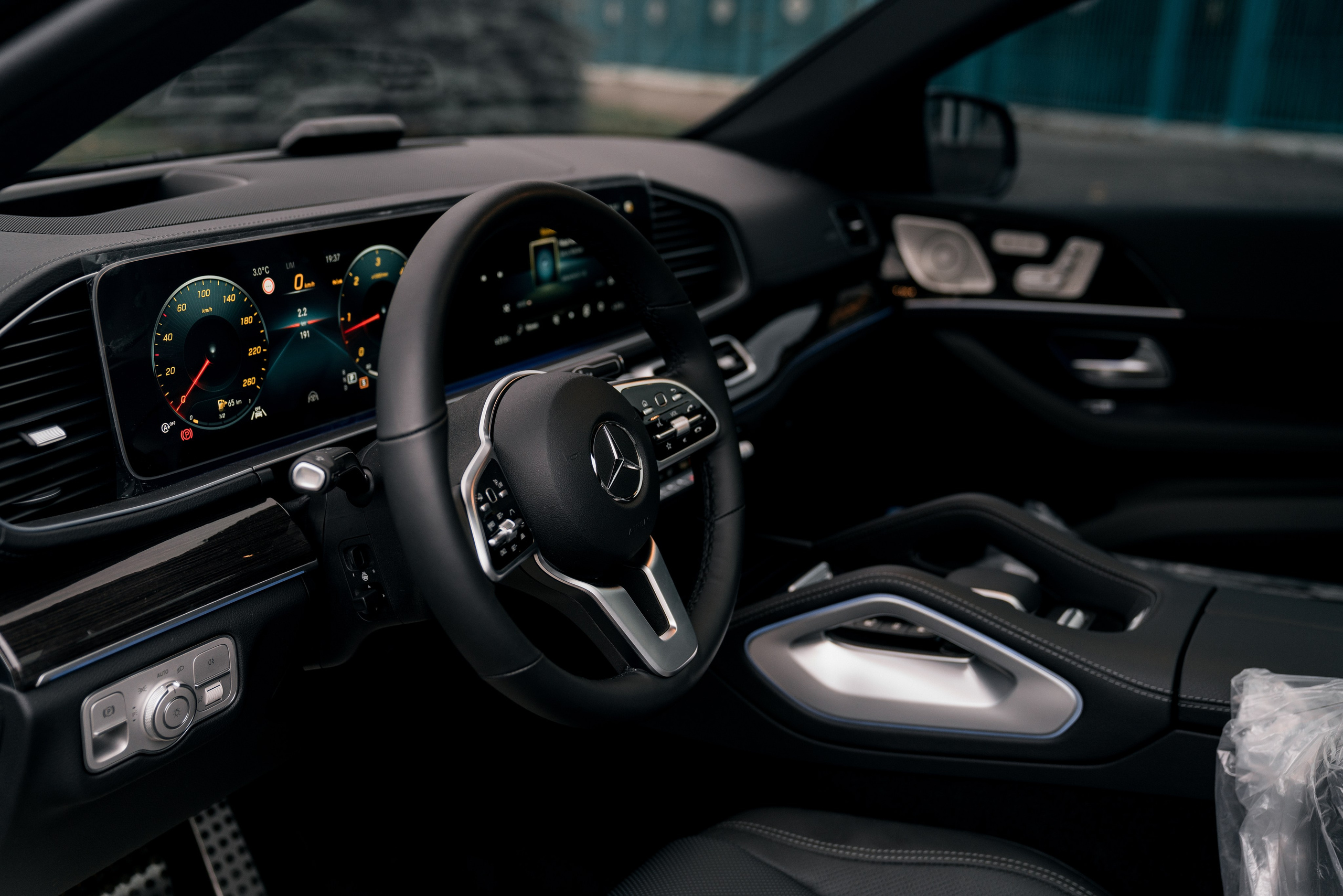 Mercedes-Benz GLE 400D. Идеальные портреты для соцсетей — Фотограф Ленар